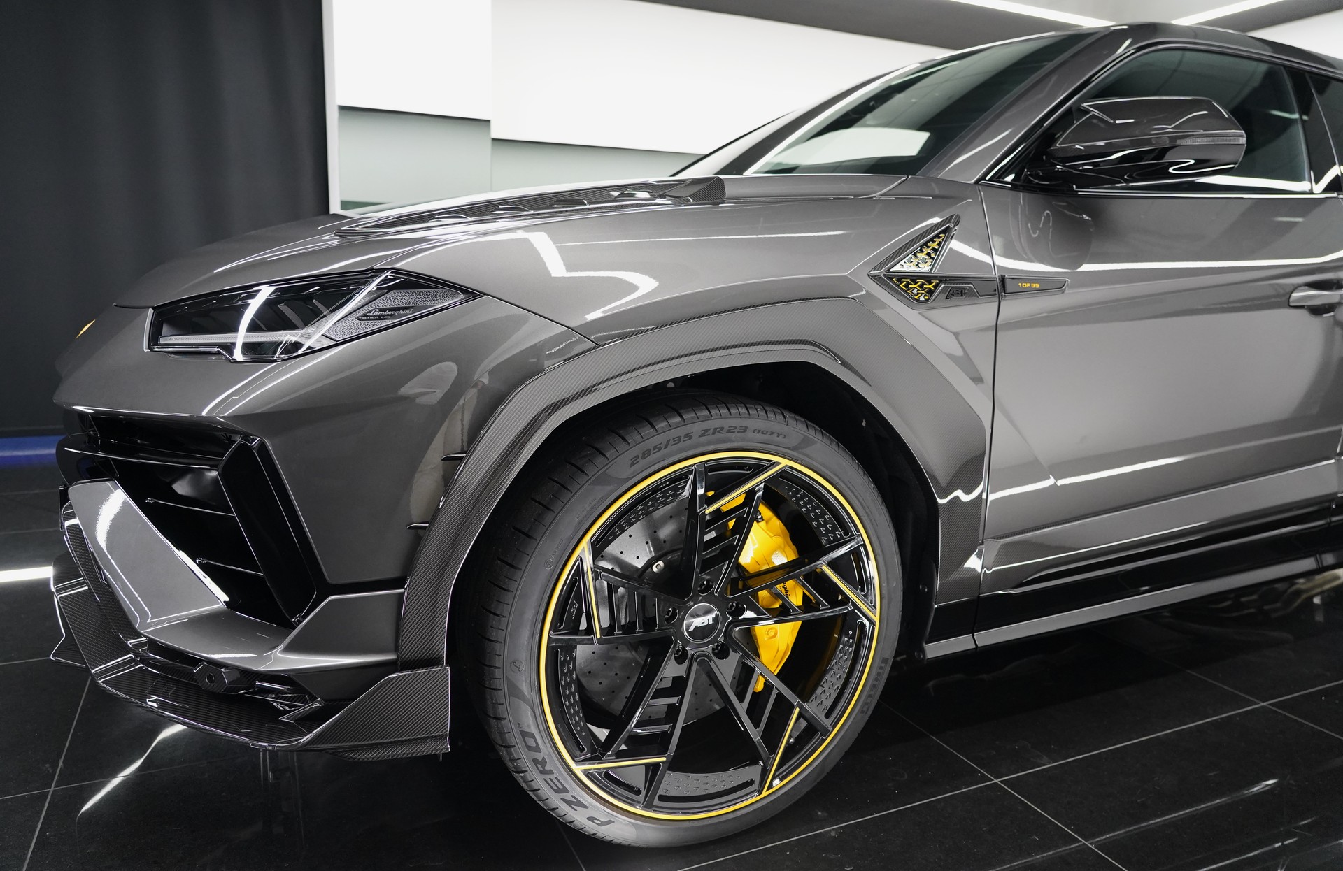 LAMBORGHINI Urus S-image-6