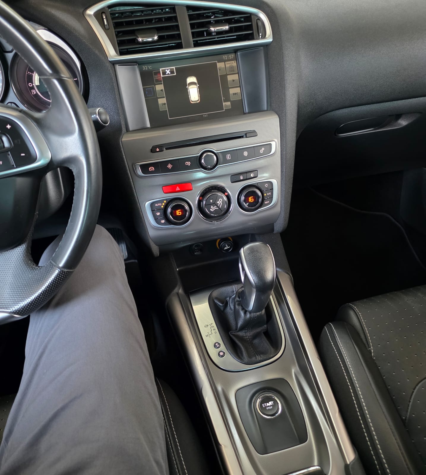 CITROEN C4 1.2 Pure Tech Feel Automatic-image-7