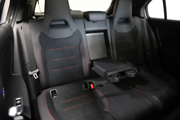 MERCEDES-BENZ A 220 4Matic 8G-DCT-image-10