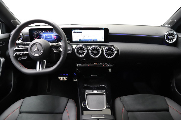 MERCEDES-BENZ A 220 4Matic 8G-DCT-image-9