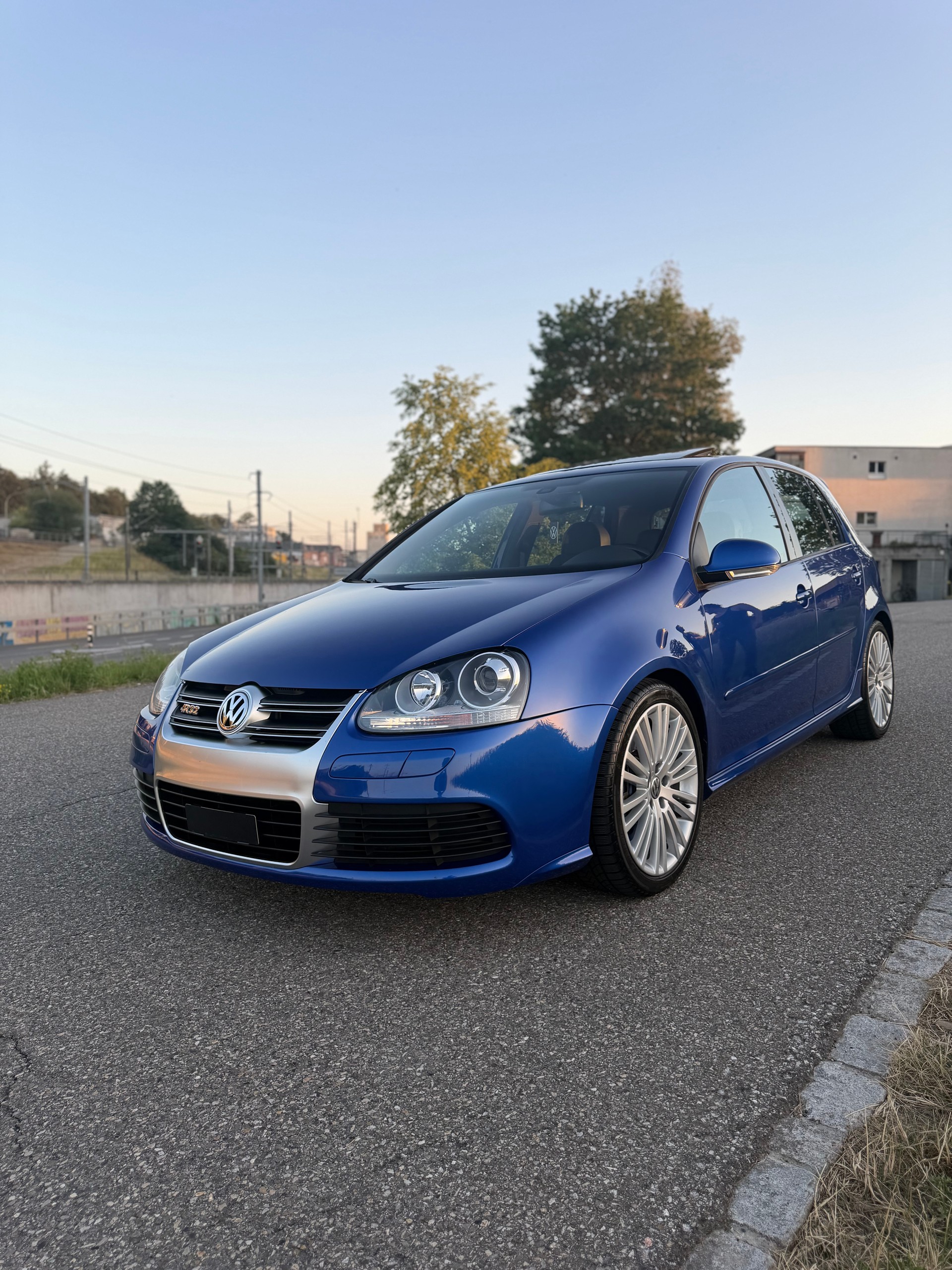 VW Golf R32 4Motion-image-2