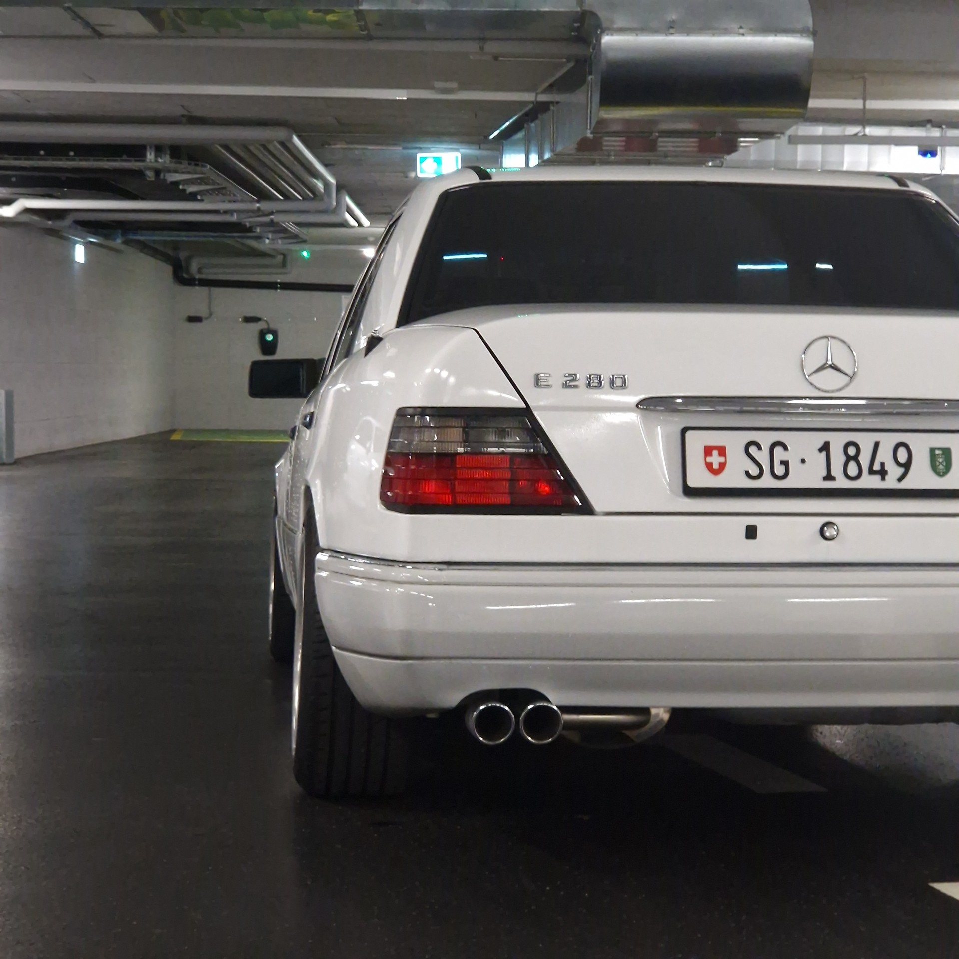 MERCEDES-BENZ E 280-image-2