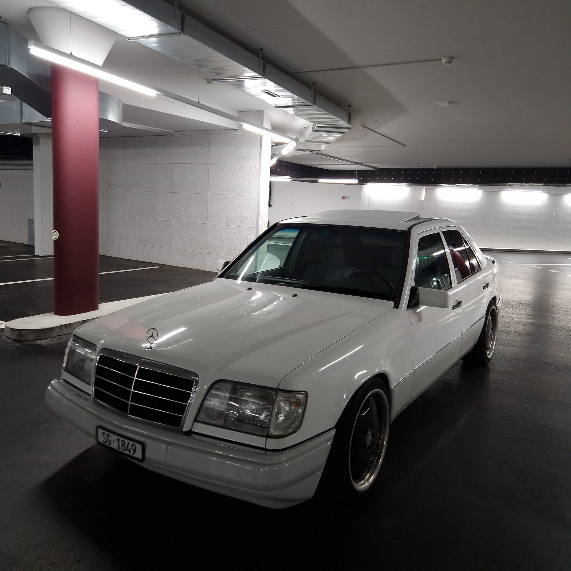 MERCEDES-BENZ E 280-image-0