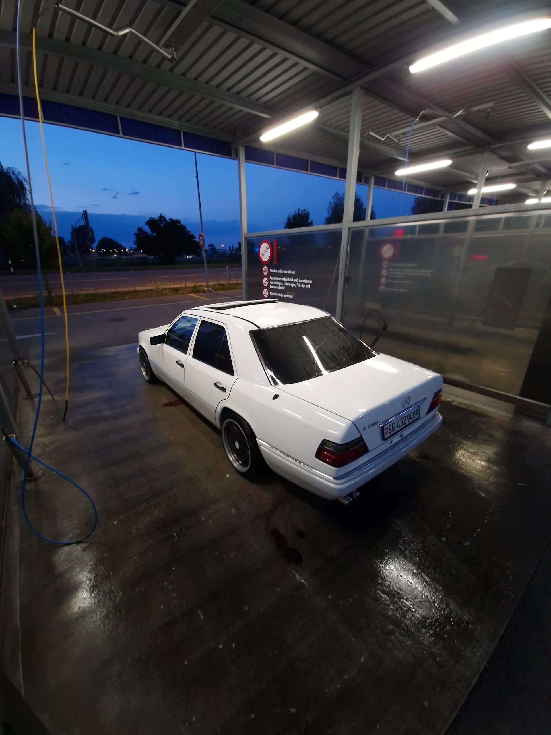 MERCEDES-BENZ E 280-image-4