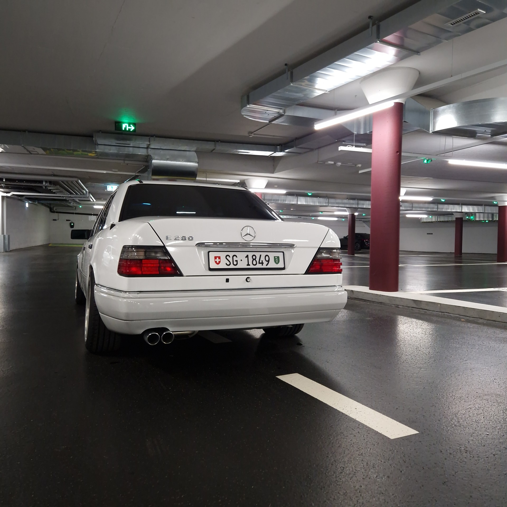 MERCEDES-BENZ E 280-image-1