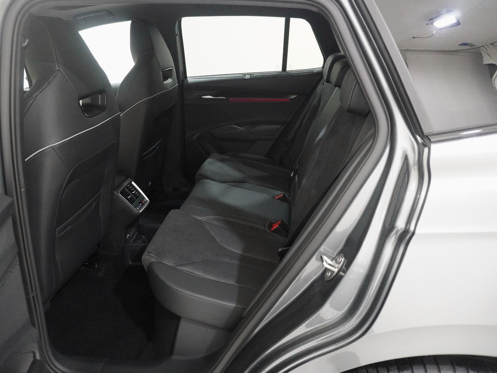 SKODA Enyaq iV 85x SportLine MAXX-image-14