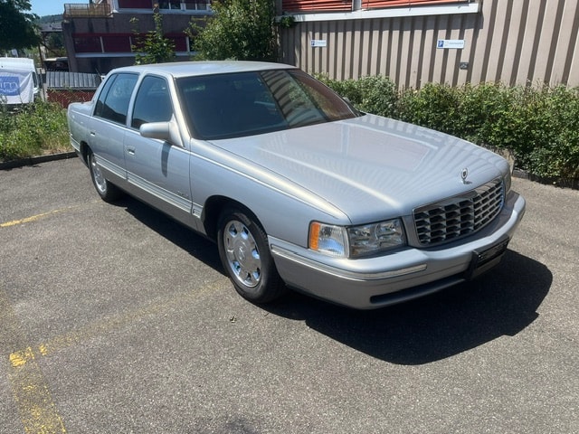 CADILLAC DEVILLE-image-0