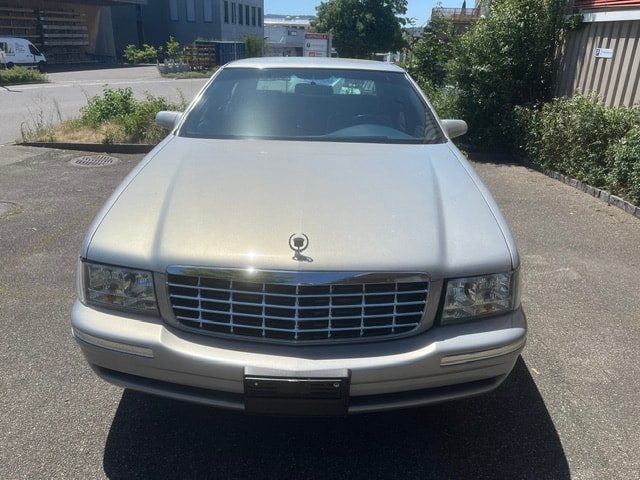 CADILLAC DEVILLE-image-2
