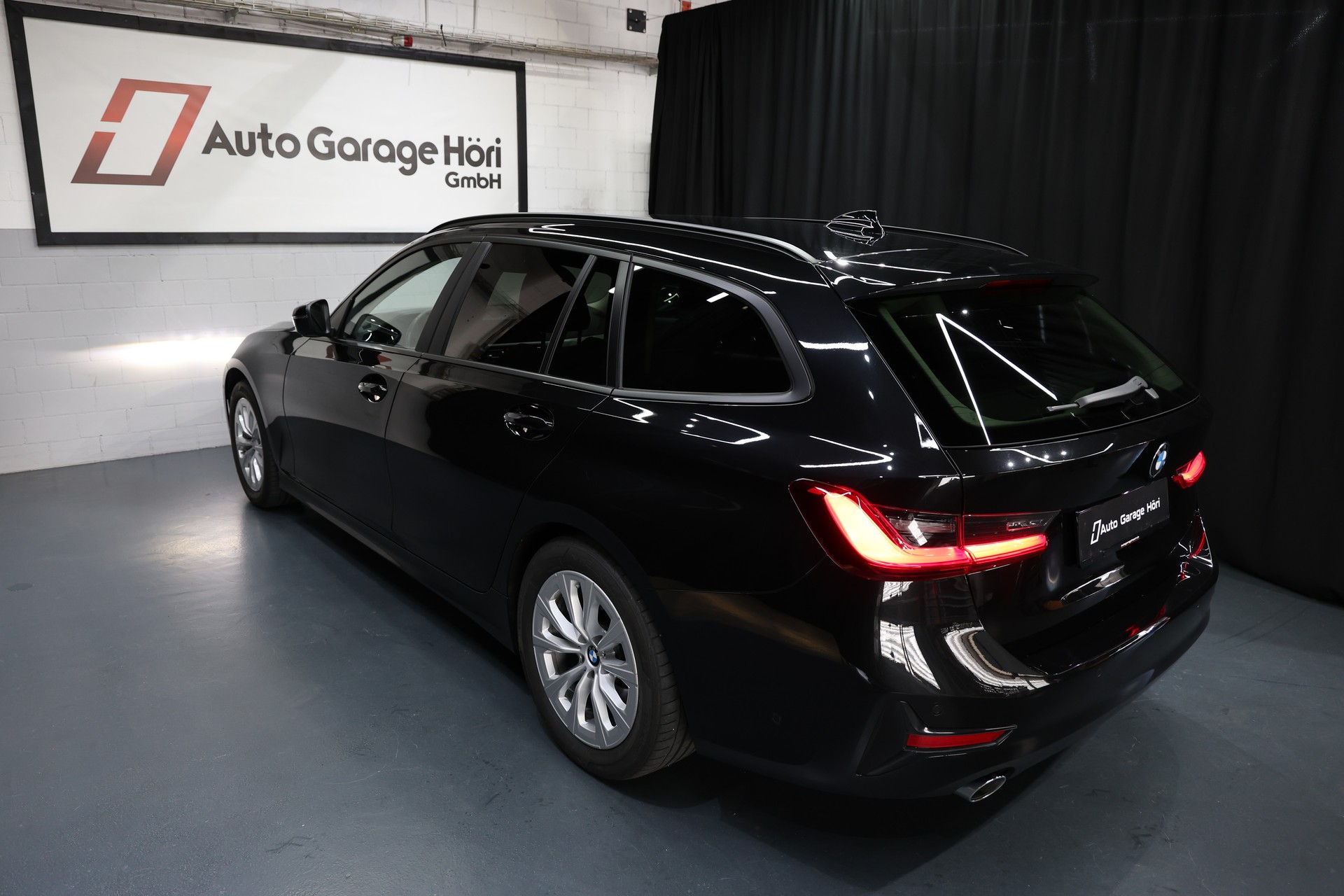 BMW 318d G21 48V Touring Steptronic-image-12