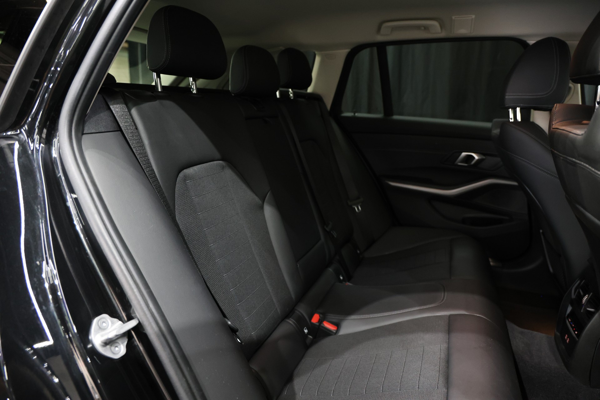 BMW 318d G21 48V Touring Steptronic-image-5