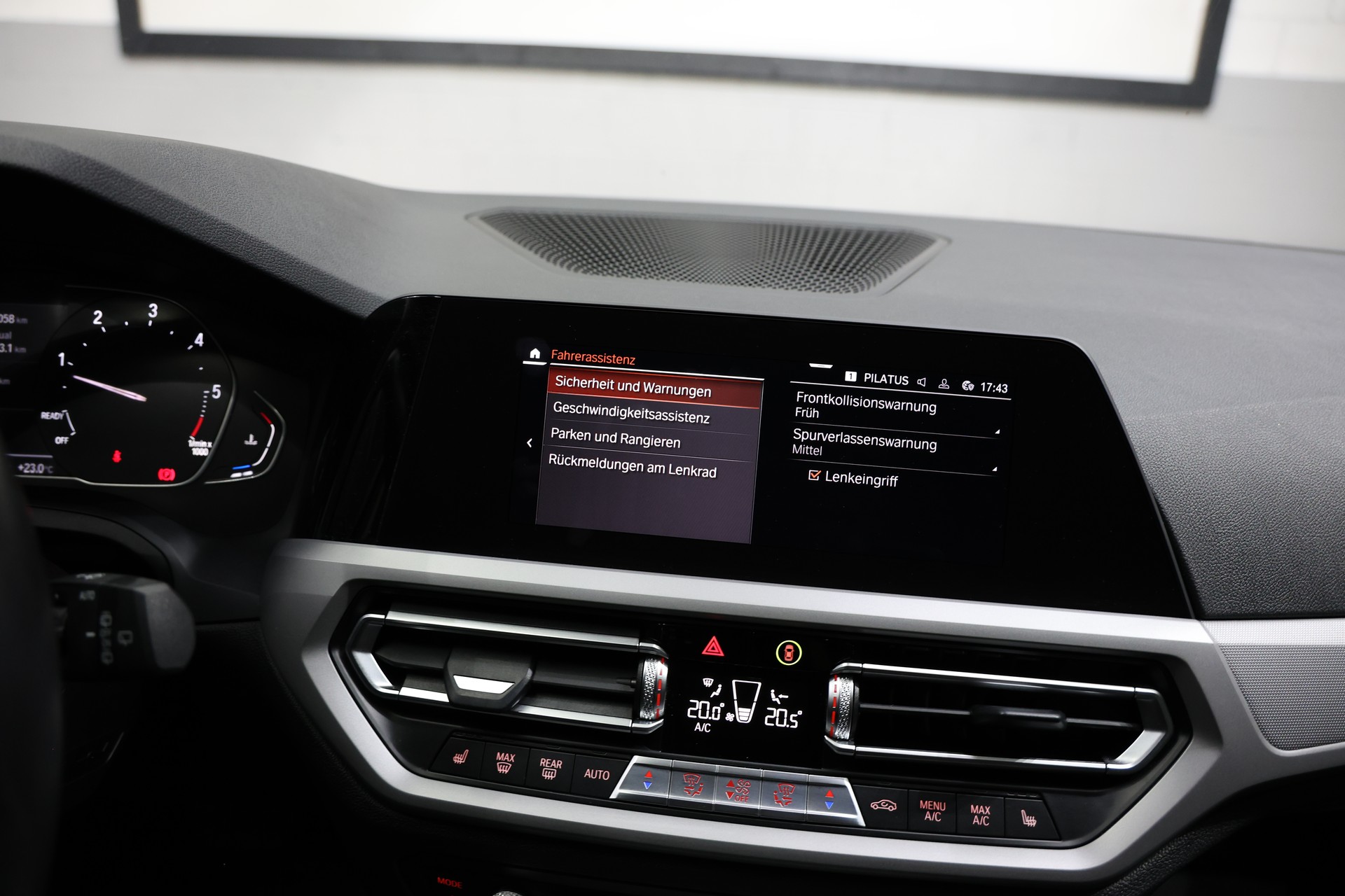 BMW 318d G21 48V Touring Steptronic-image-17