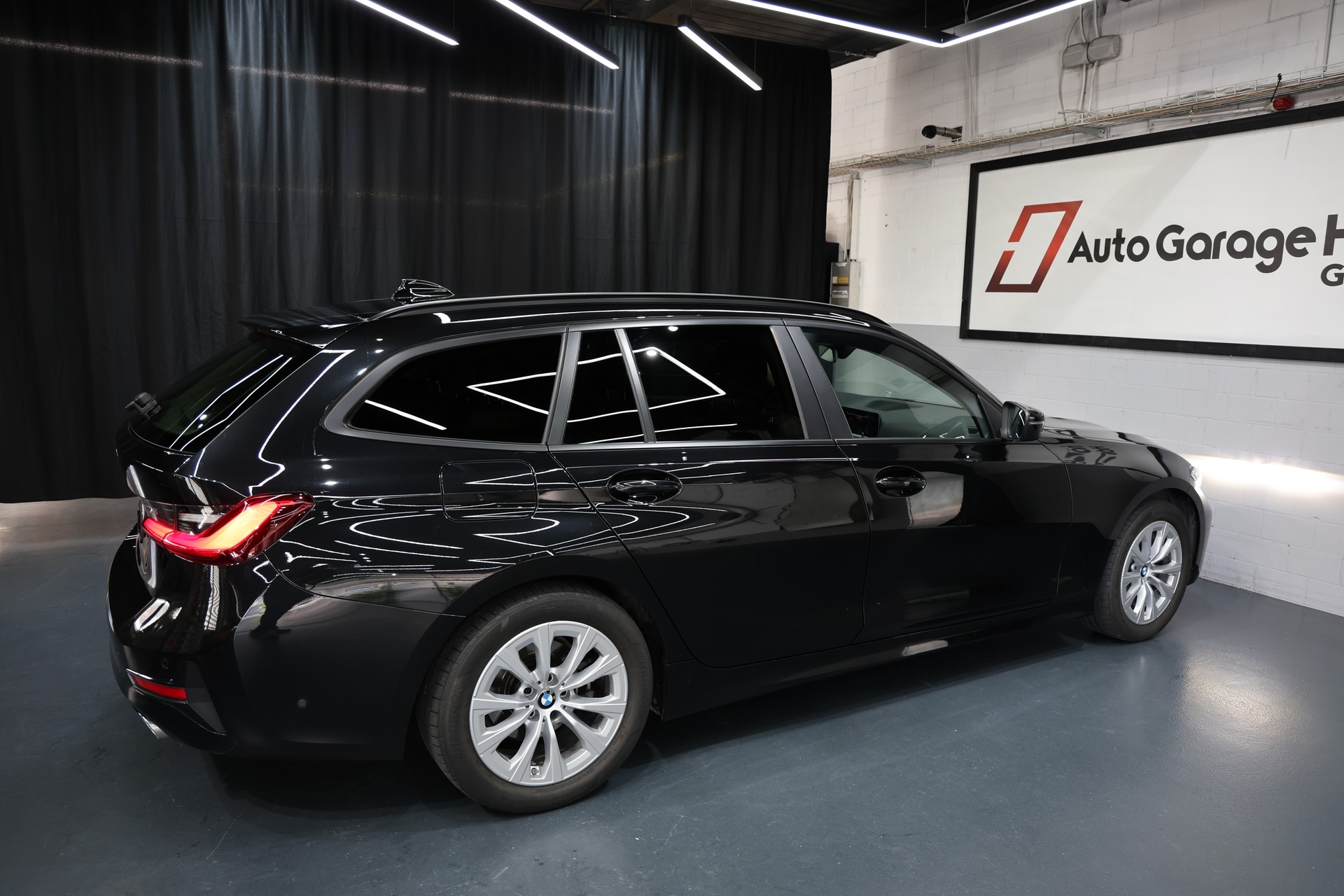 BMW 318d G21 48V Touring Steptronic-image-6