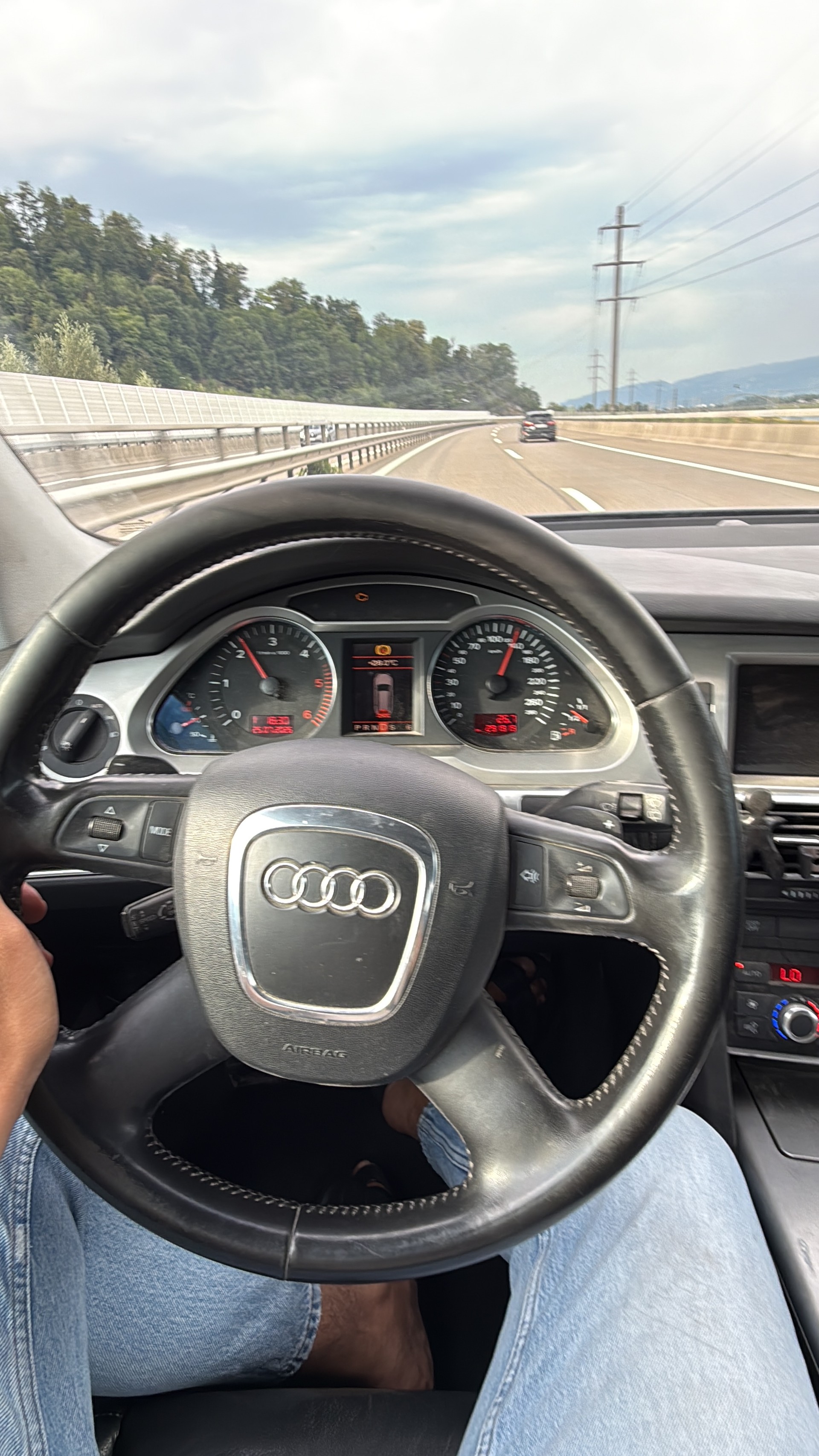 AUDI A6 Avant 3.0 V6 TDI quattro-image-7