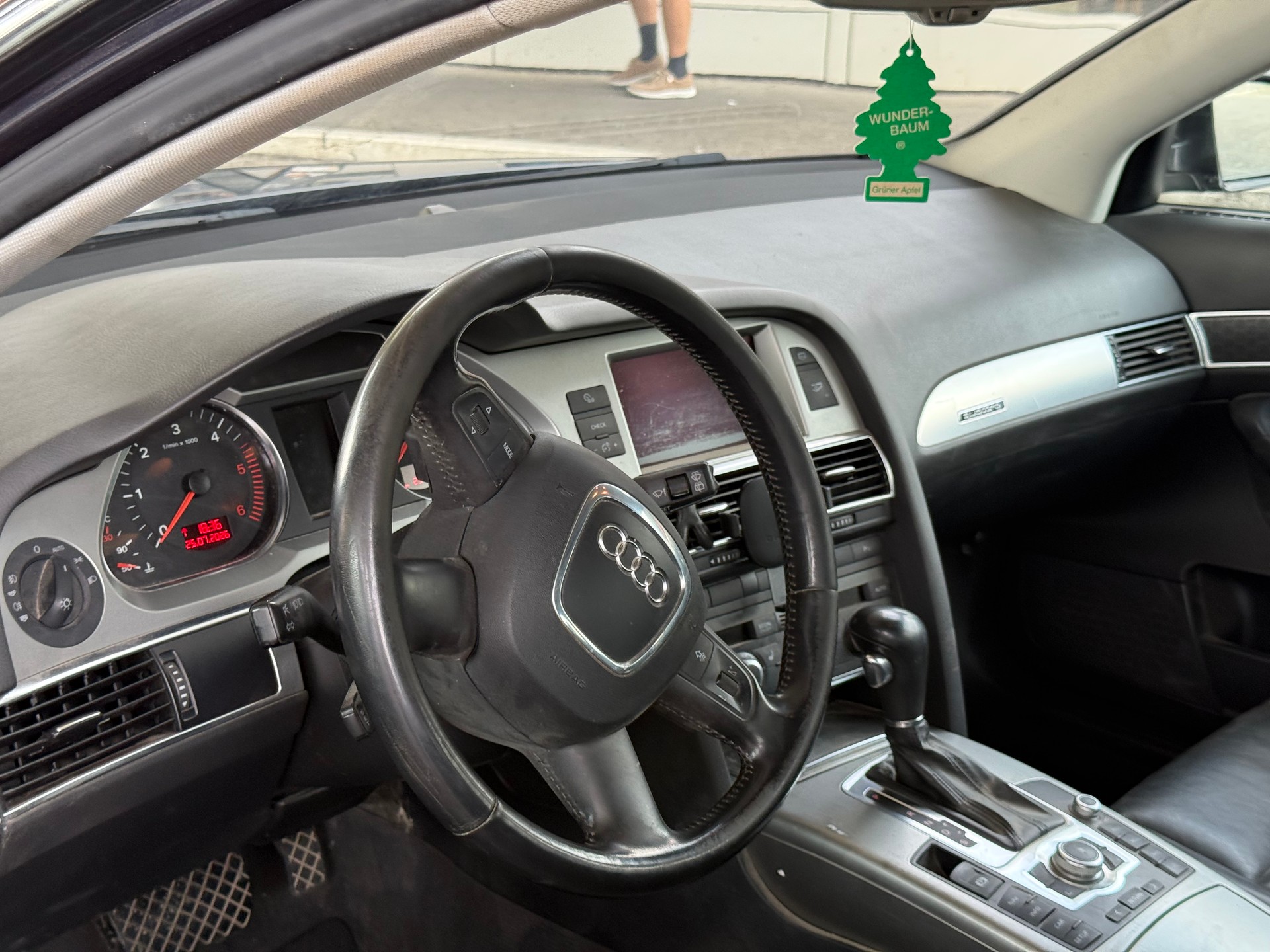 AUDI A6 Avant 3.0 V6 TDI quattro-image-10
