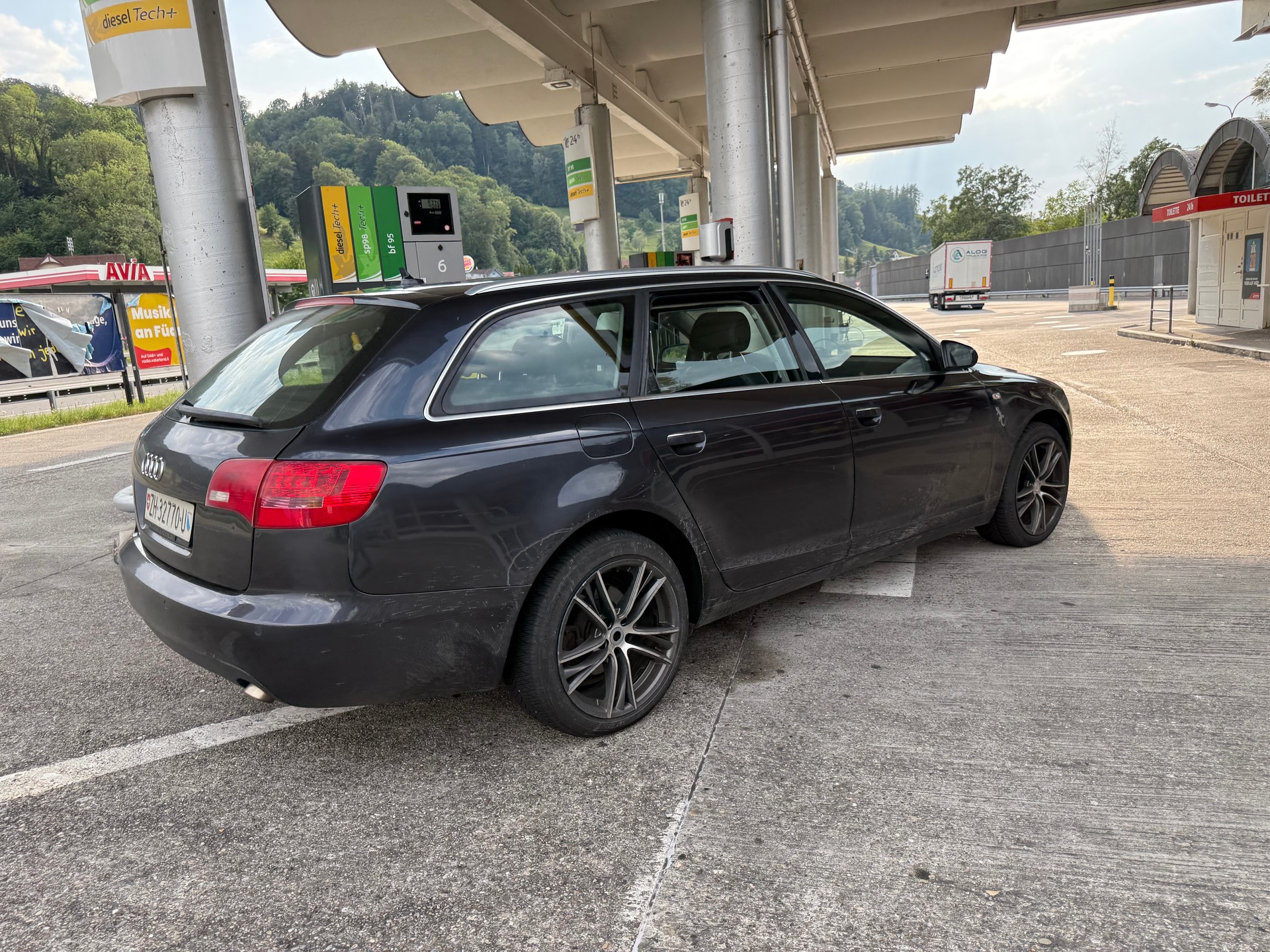 AUDI A6 Avant 3.0 V6 TDI quattro-image-4