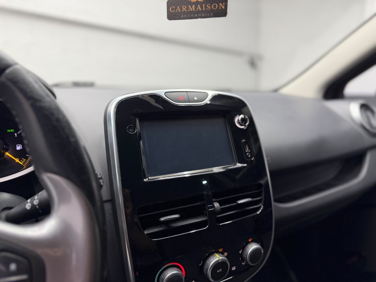 RENAULT Clio 1.2 16V | CH-Auto | Automat | Tempomat | Limited Edition-image-19