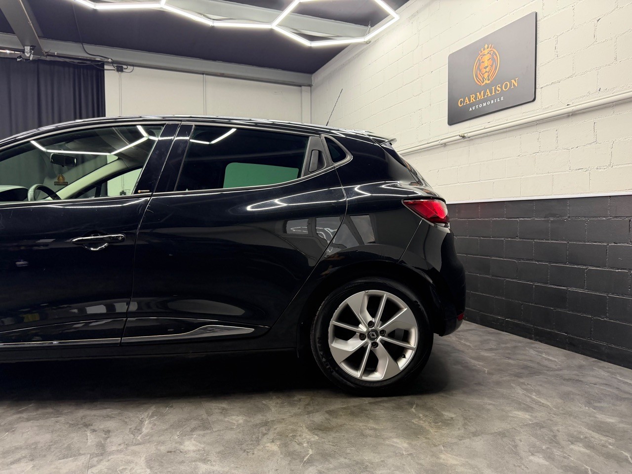RENAULT Clio 1.2 16V | CH-Auto | Automat | Tempomat | Limited Edition-image-3