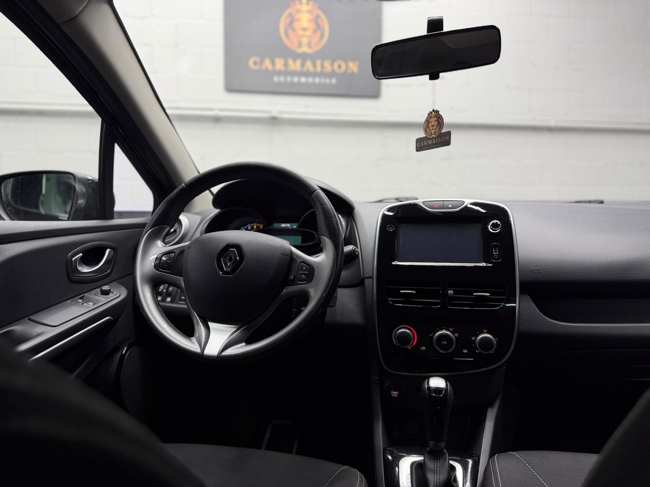 RENAULT Clio 1.2 16V | CH-Auto | Automat | Tempomat | Limited Edition-image-17