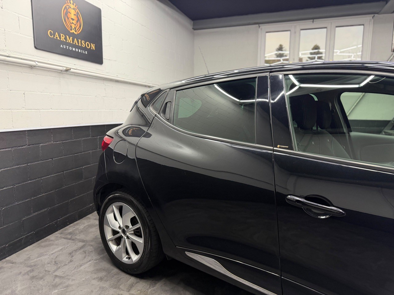 RENAULT Clio 1.2 16V | CH-Auto | Automat | Tempomat | Limited Edition-image-4