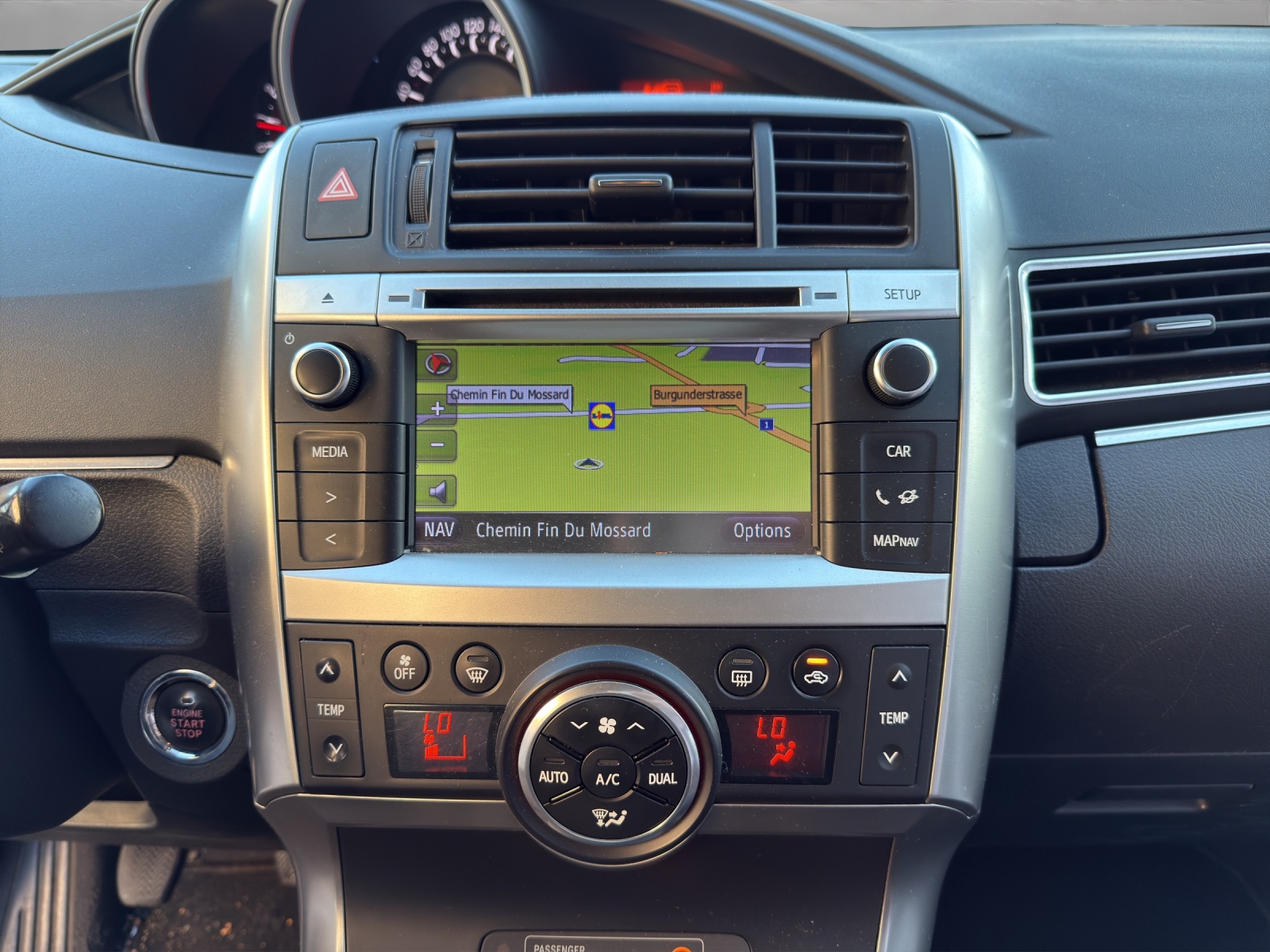 TOYOTA Verso 2.0 D-4D Luna-image-14