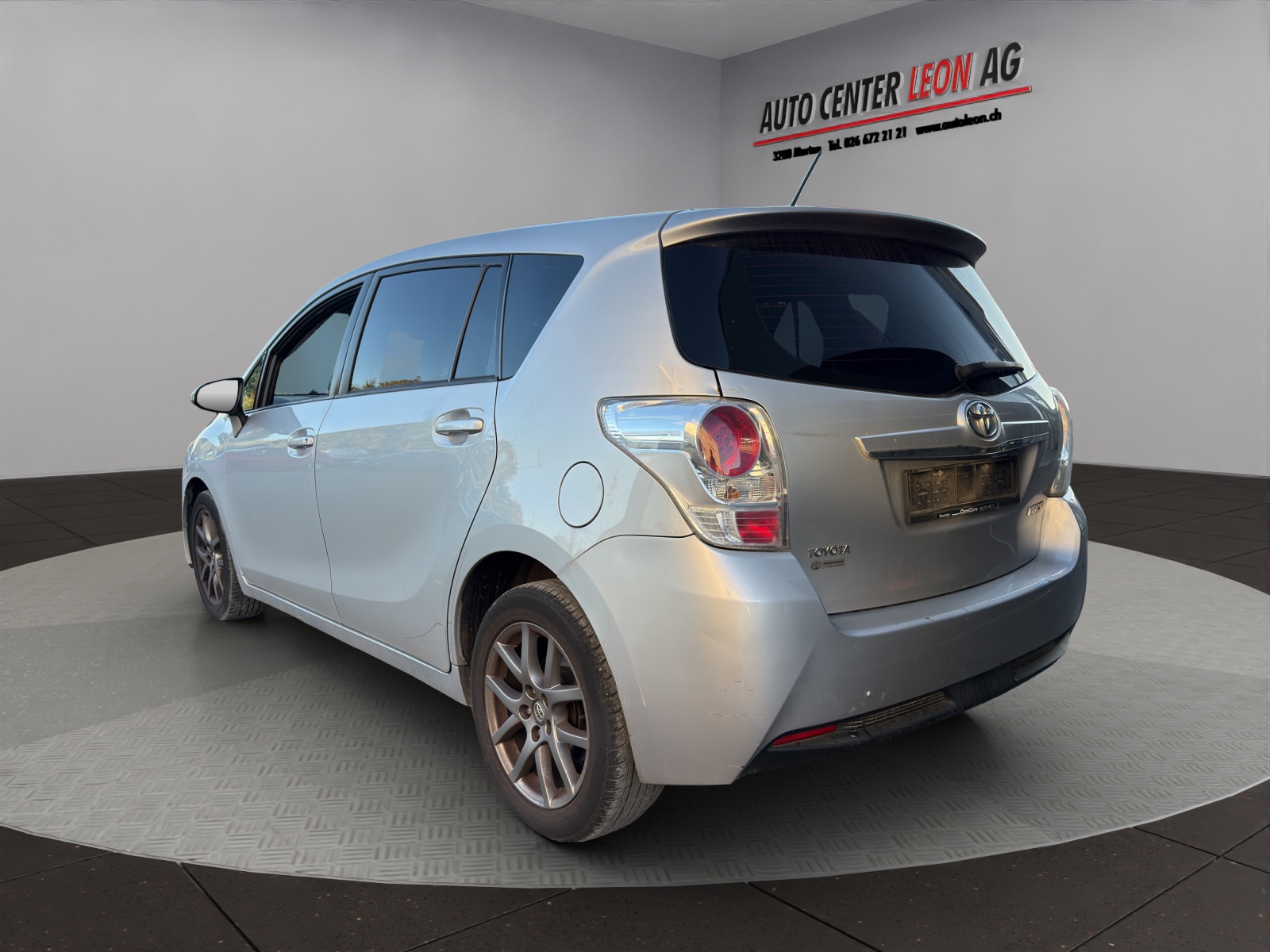 TOYOTA Verso 2.0 D-4D Luna-image-3
