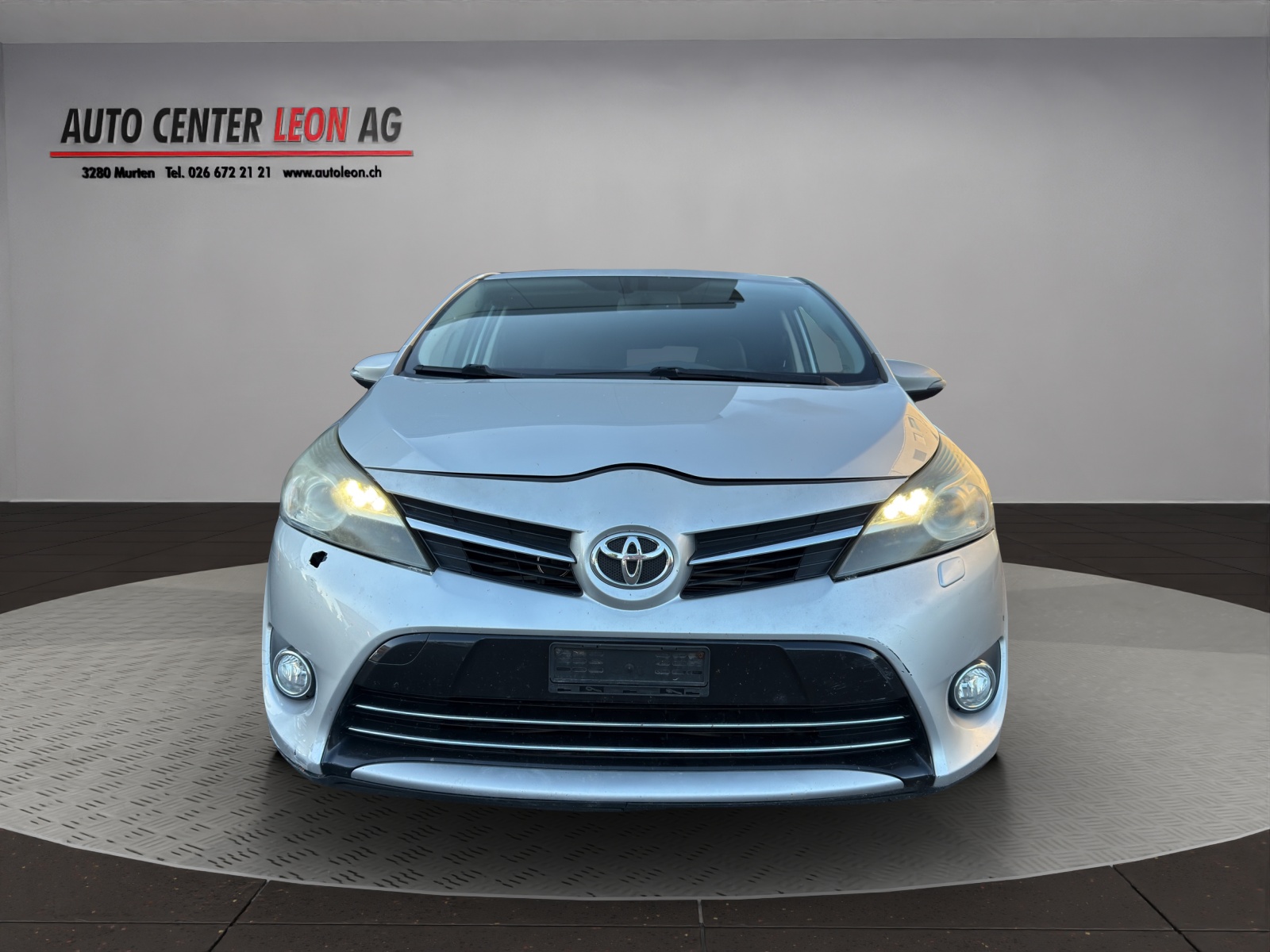 TOYOTA Verso 2.0 D-4D Luna-image-0