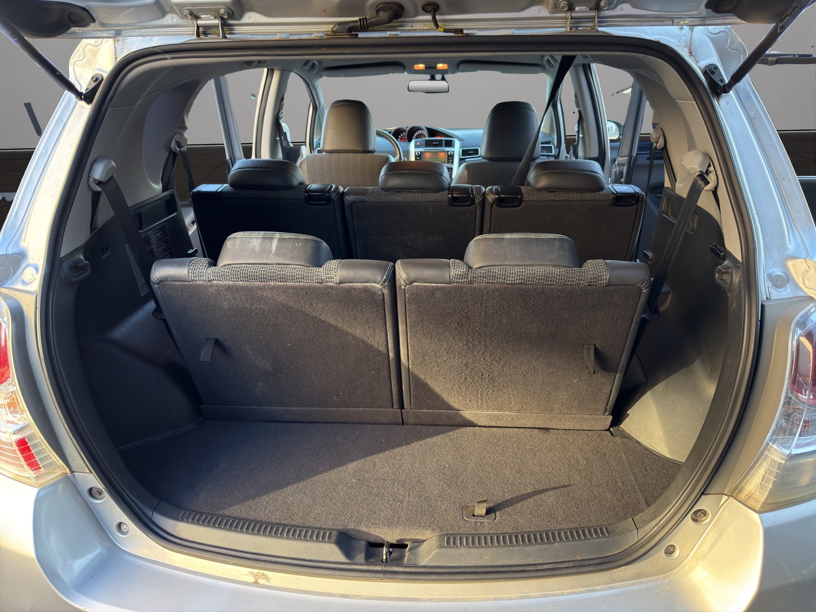 TOYOTA Verso 2.0 D-4D Luna-image-19