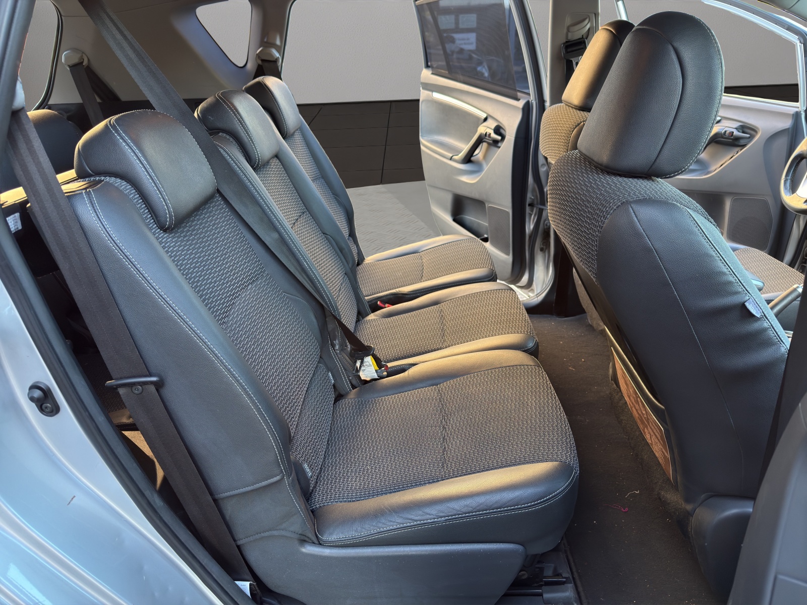 TOYOTA Verso 2.0 D-4D Luna-image-17