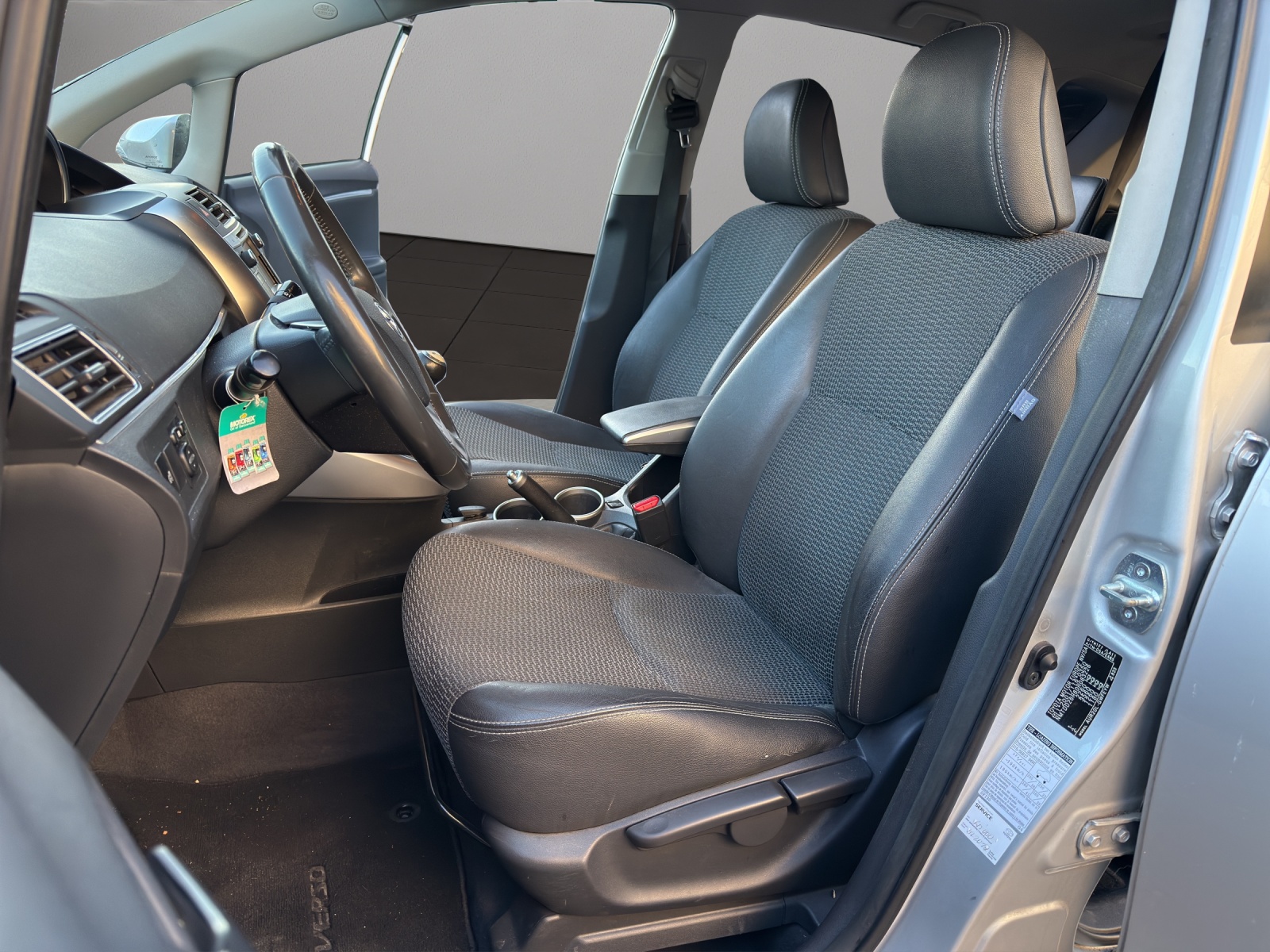 TOYOTA Verso 2.0 D-4D Luna-image-8