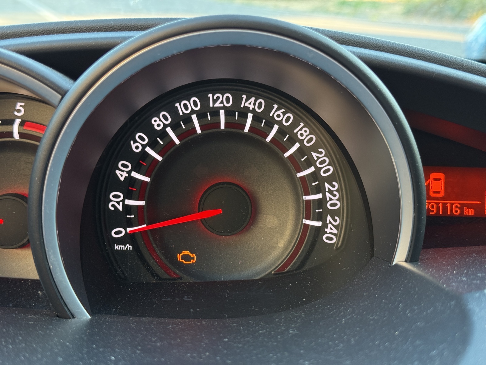 TOYOTA Verso 2.0 D-4D Luna-image-28
