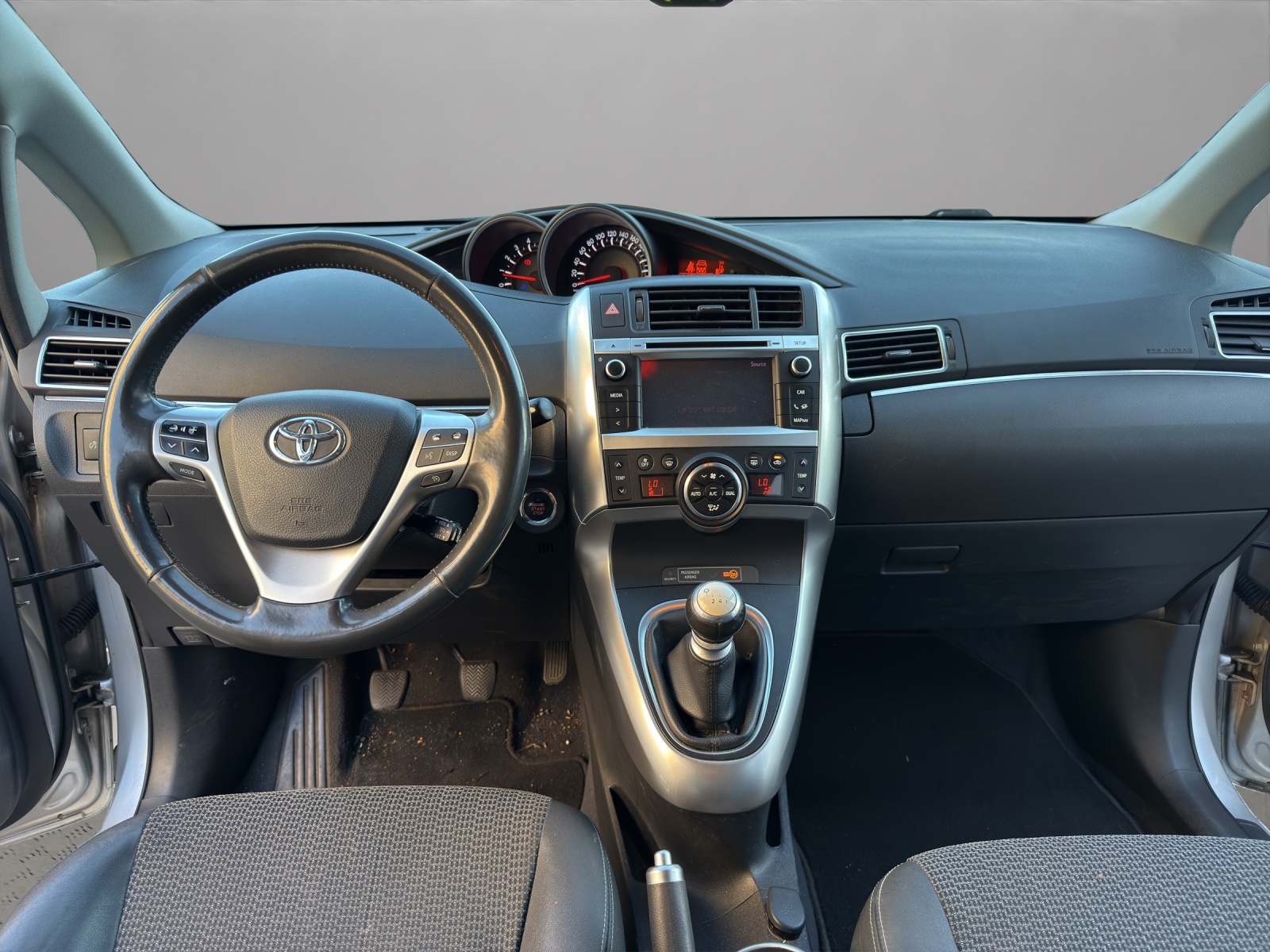 TOYOTA Verso 2.0 D-4D Luna-image-13