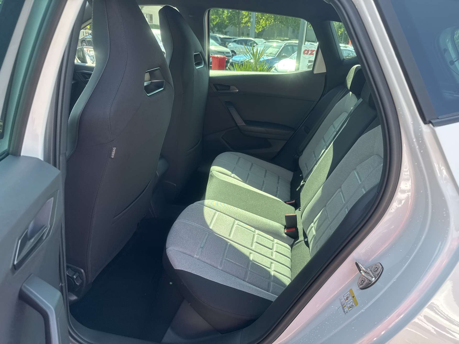 SEAT Arona 1.5 Eco TSi FR DSG-Automat-image-6