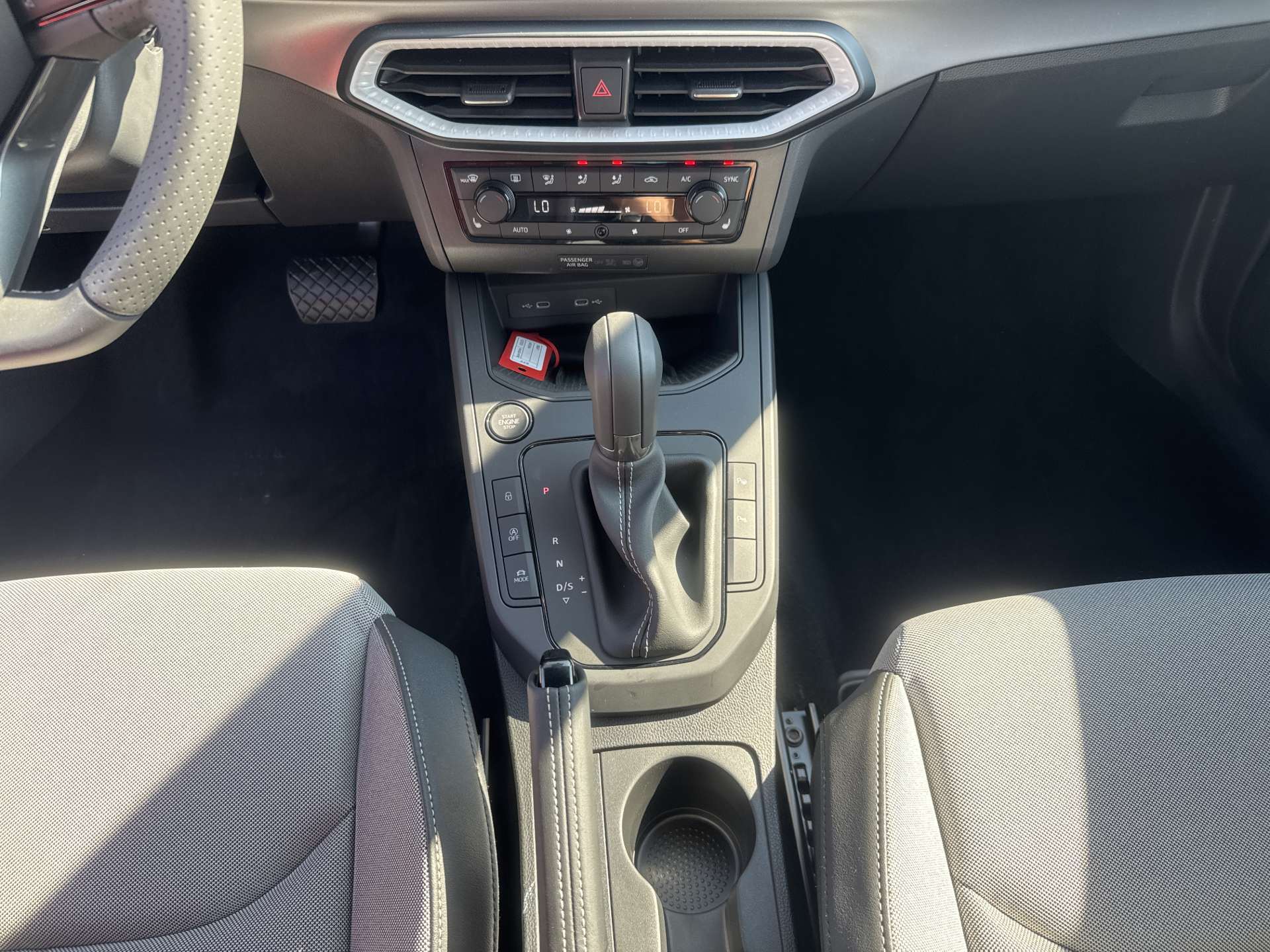 SEAT Arona 1.5 Eco TSi FR DSG-Automat-image-11