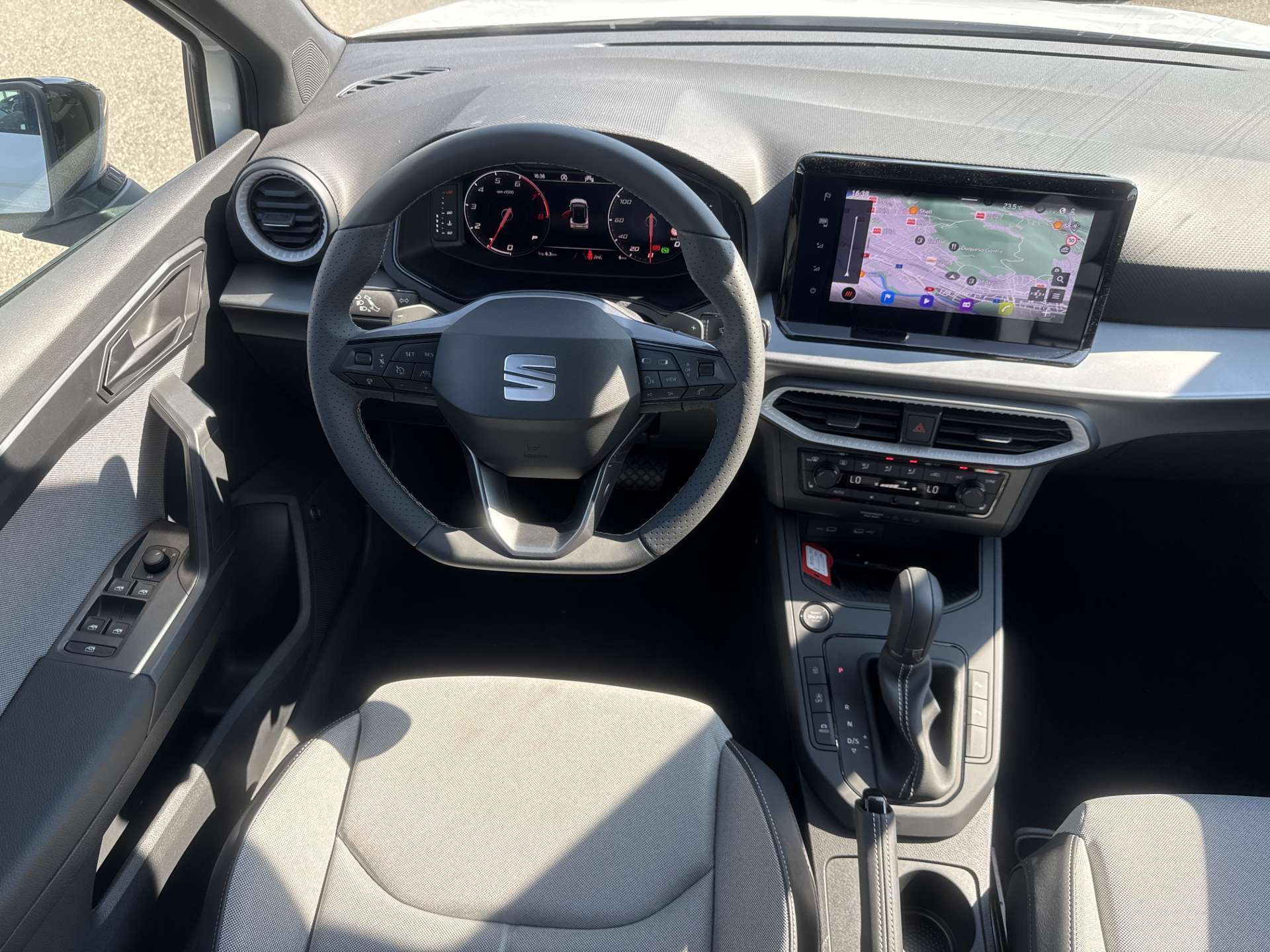 SEAT Arona 1.5 Eco TSi FR DSG-Automat-image-4