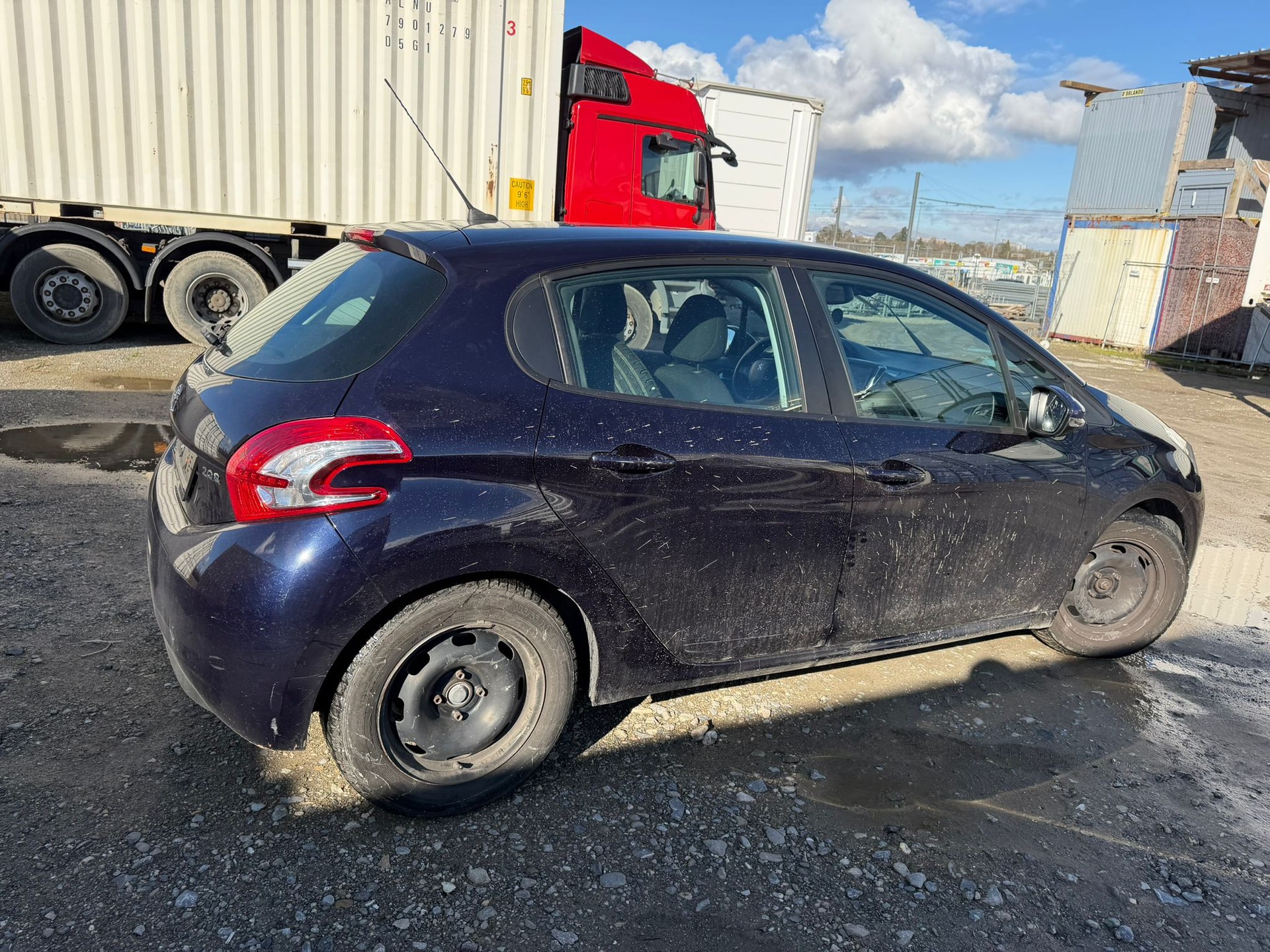 PEUGEOT 208 1.2 VTI Active-image-12