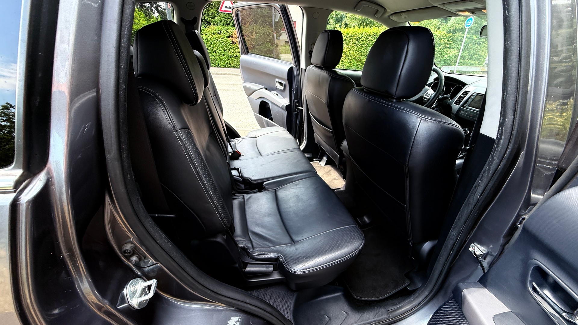 CITROEN C-Crosser 2.2 HDi Exclusive DCS6-image-11