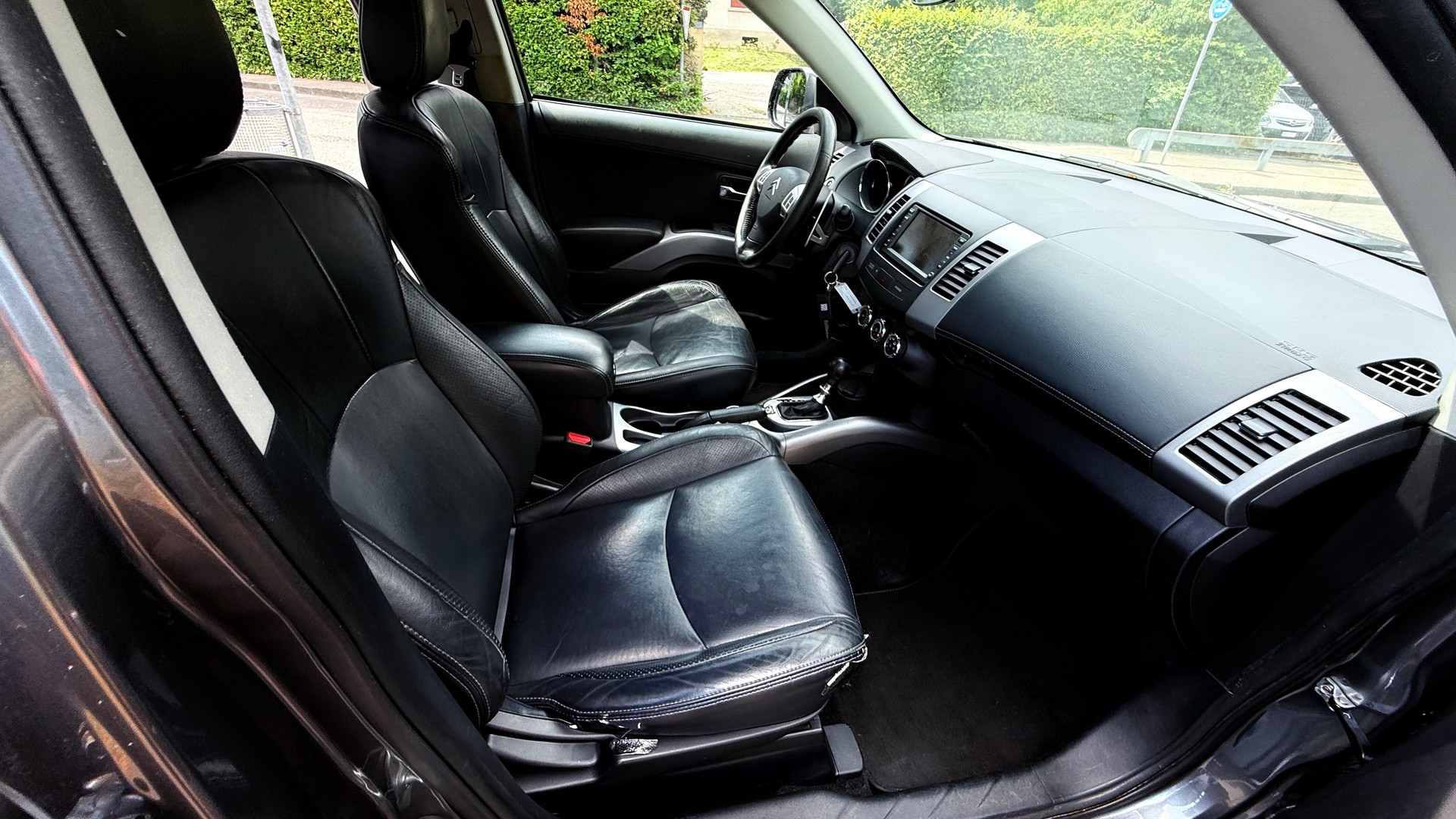 CITROEN C-Crosser 2.2 HDi Exclusive DCS6-image-9