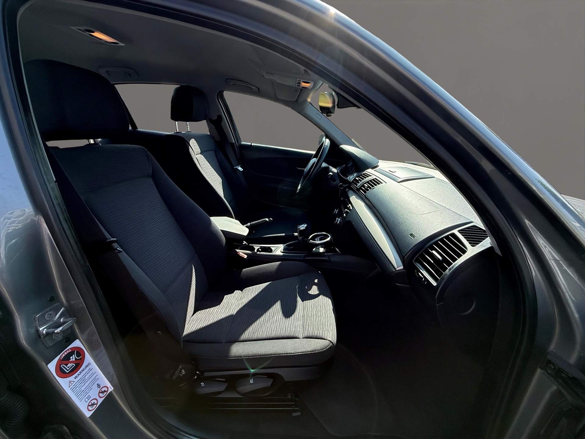 BMW 116i Dynamic Edition-image-11