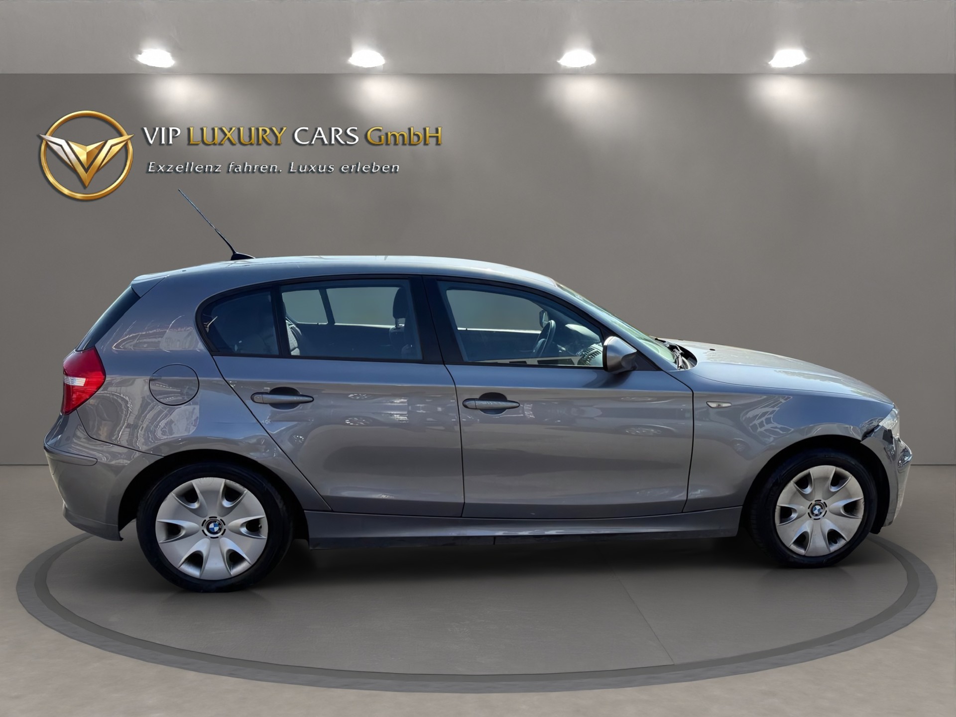 BMW 116i Dynamic Edition-image-5