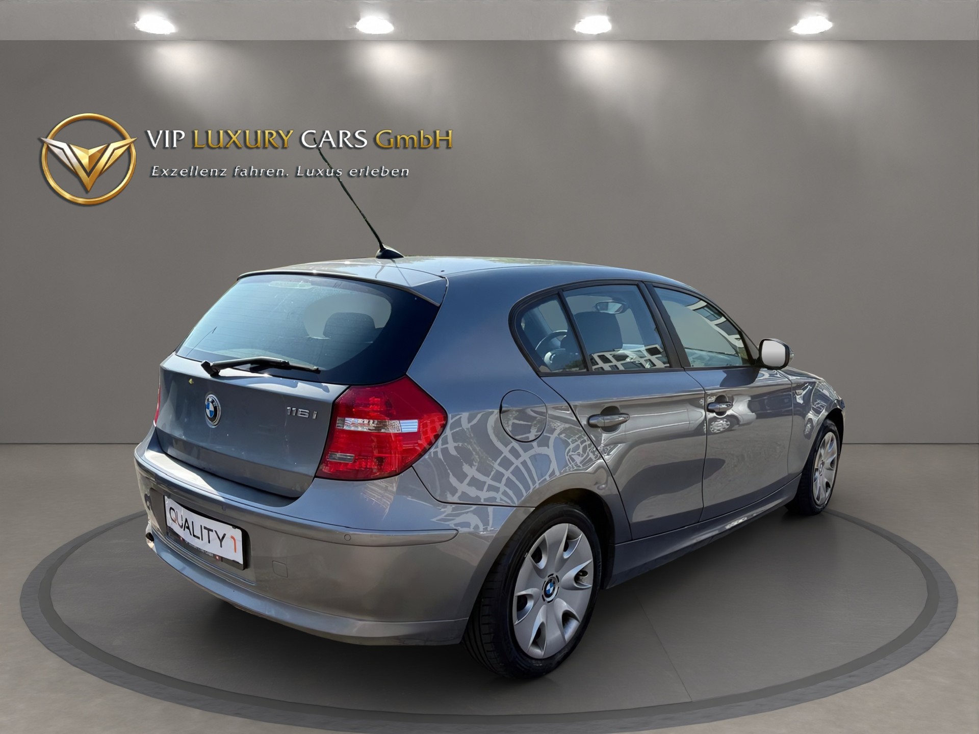 BMW 116i Dynamic Edition-image-8