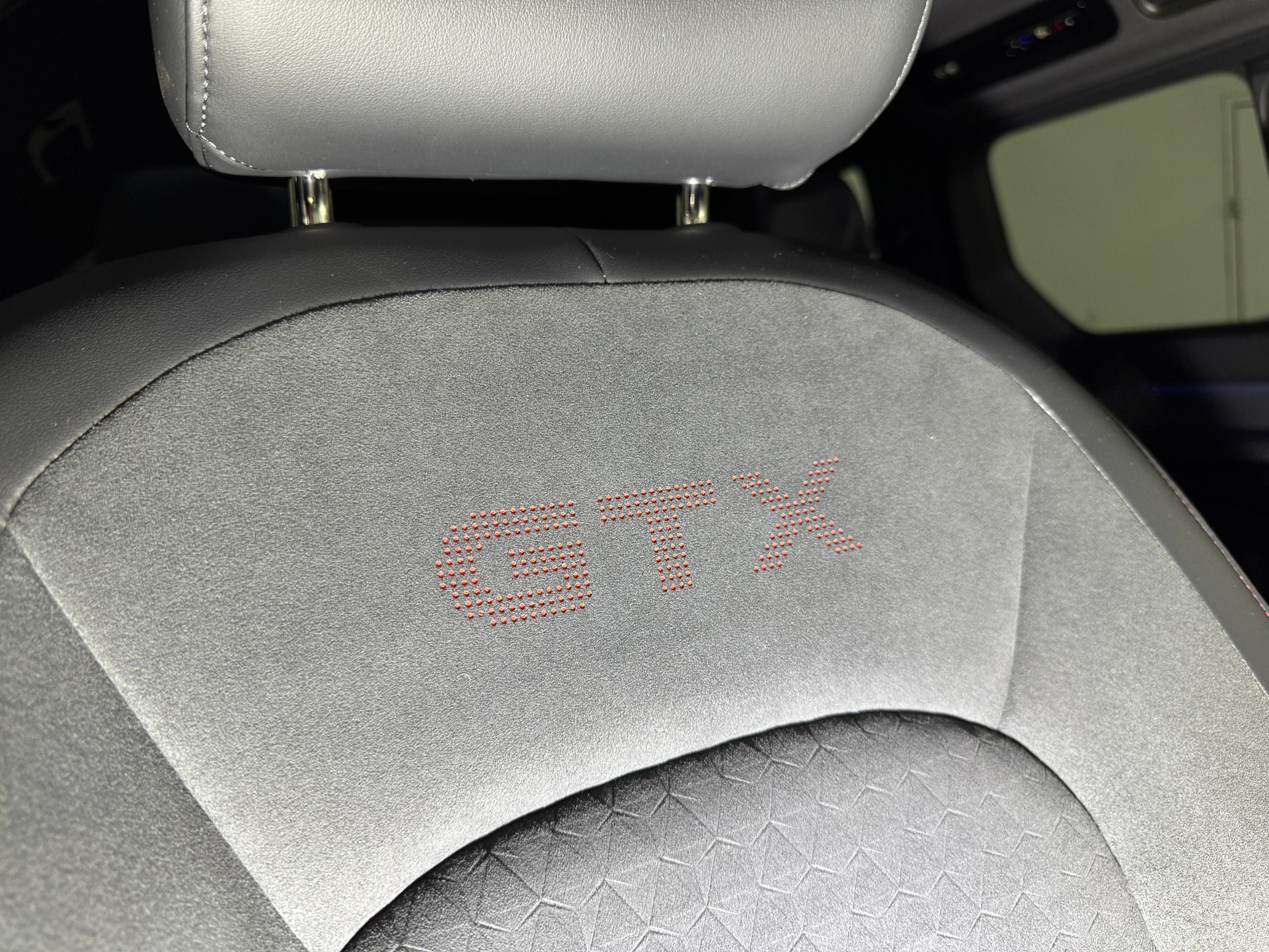 VW ID.Buzz NWB GTX 4 Motion Allrad / 340PS / AHK / Vollausstattung-image-9
