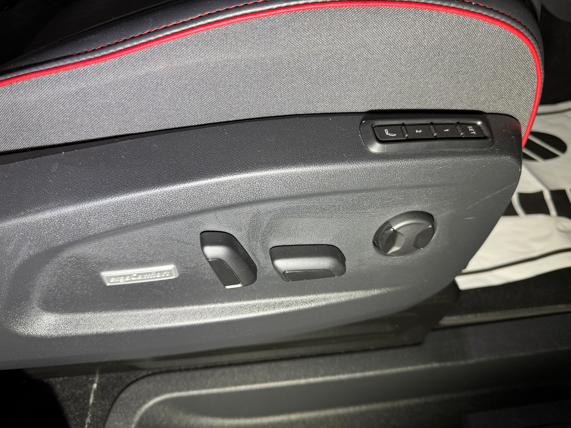 VW ID.Buzz NWB GTX 4 Motion Allrad / 340PS / AHK / Vollausstattung-image-8