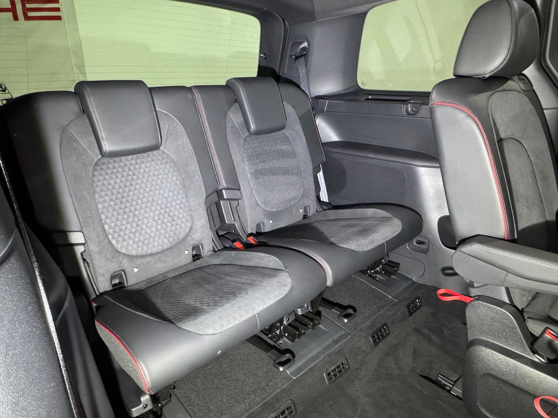 VW ID.Buzz NWB GTX 4 Motion Allrad / 340PS / AHK / Vollausstattung-image-12