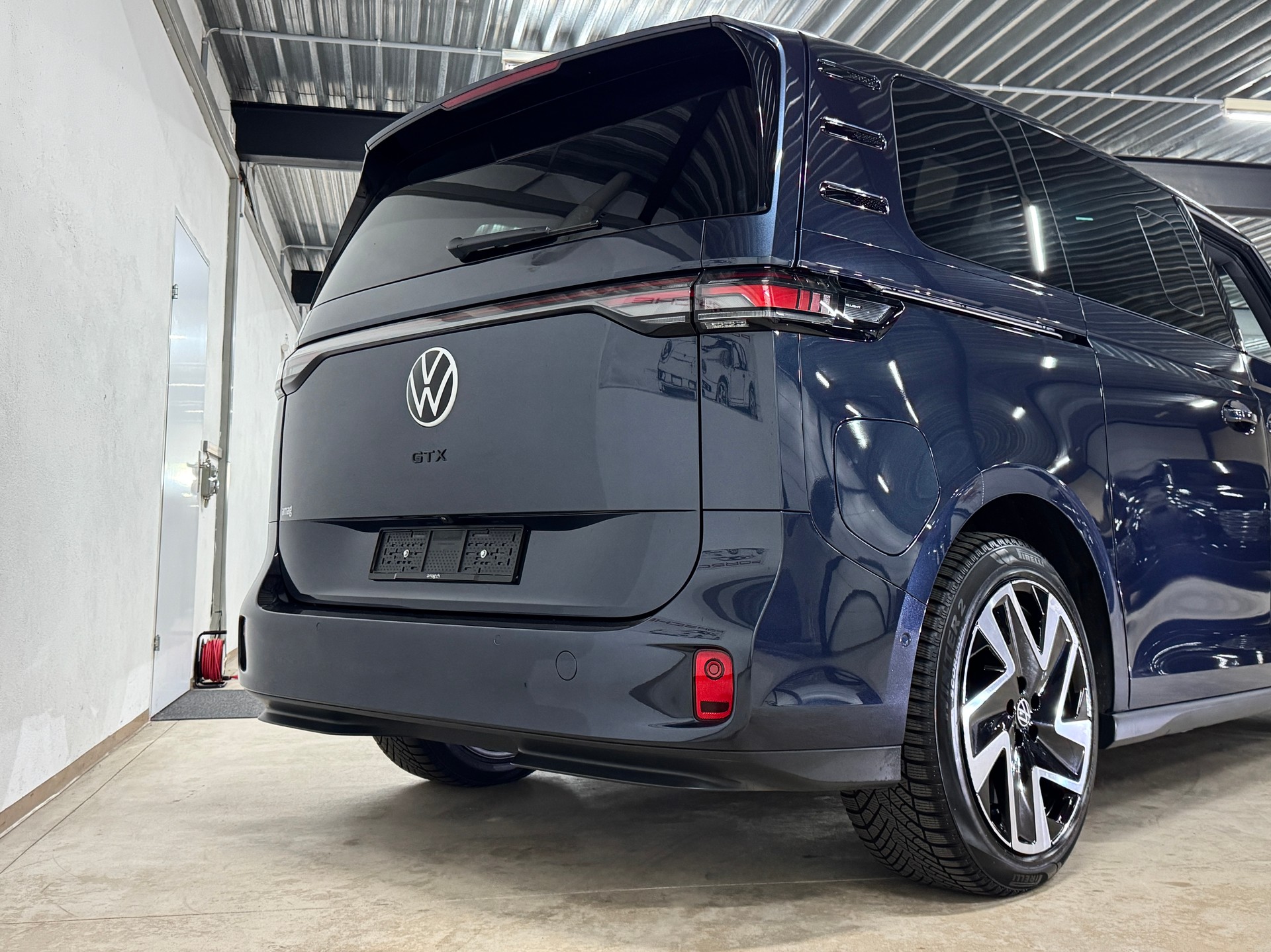 VW ID.Buzz NWB GTX 4 Motion Allrad / 340PS / AHK / Vollausstattung-image-5