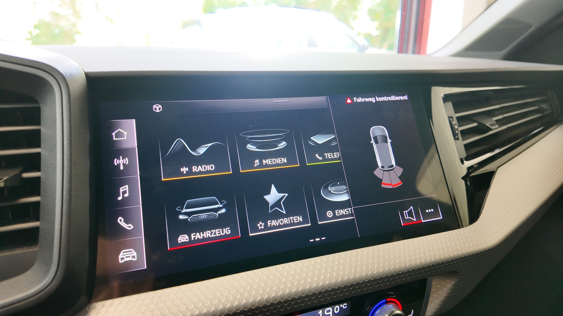 AUDI A1 Sportback 25 TFSI advanced S-Line S-tronic-image-21