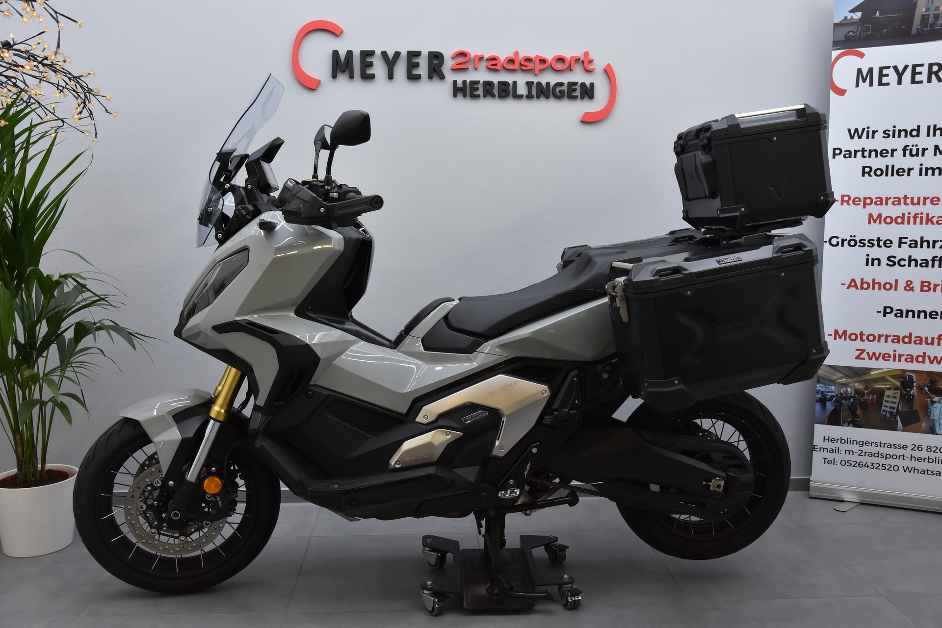 HONDA X-ADV 750-showroom-element-3