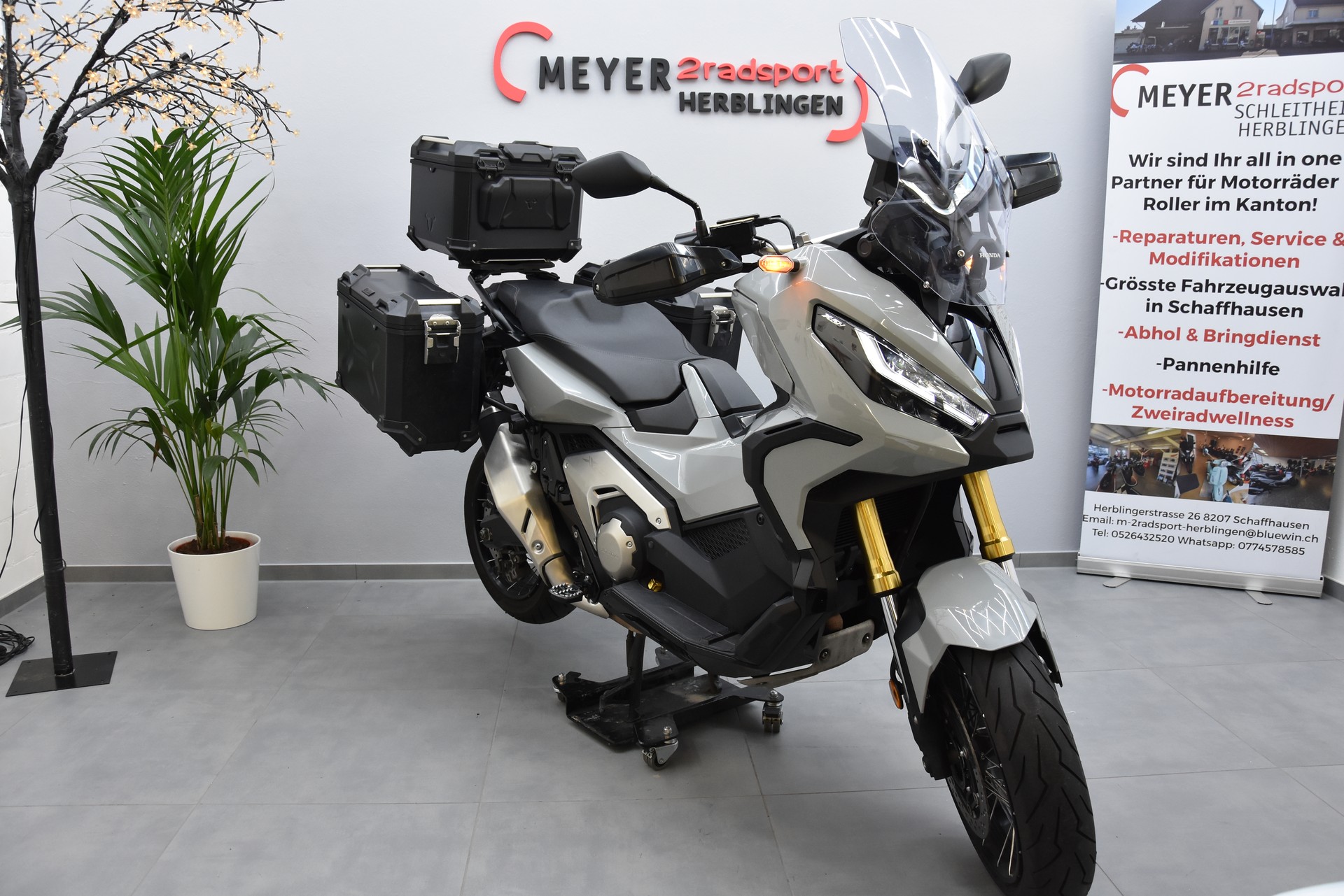 HONDA X-ADV 750-showroom-element-2
