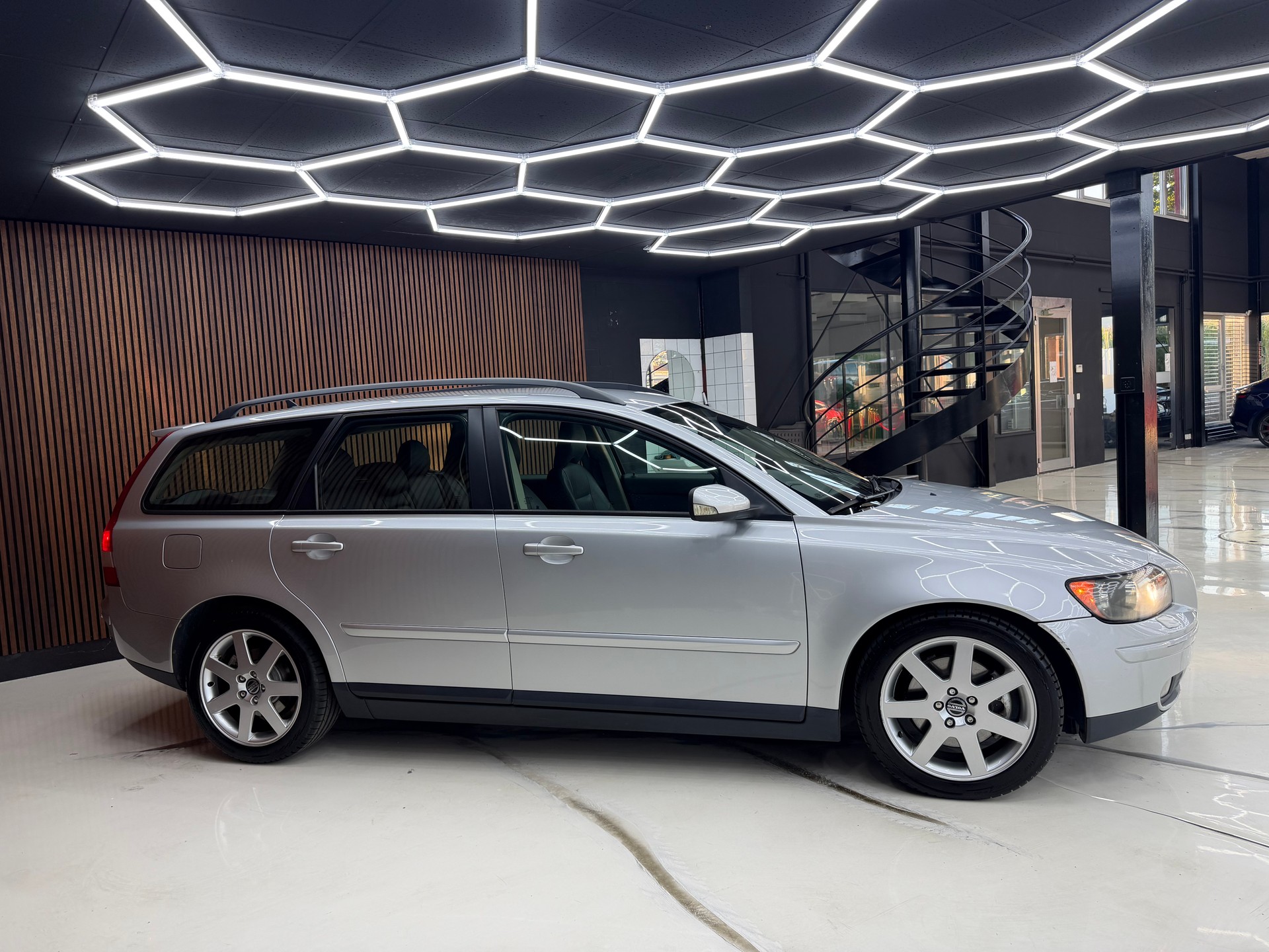 VOLVO V50 2.4I Momentum-image-3