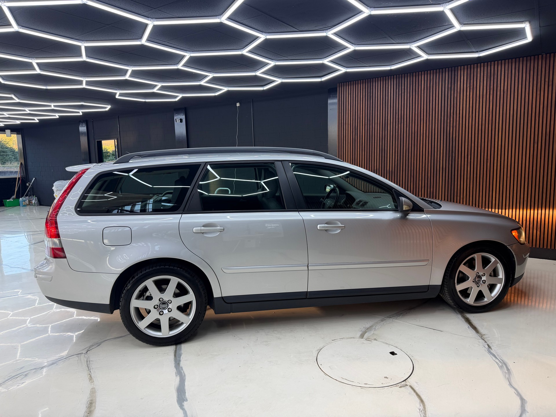VOLVO V50 2.4I Momentum-image-5