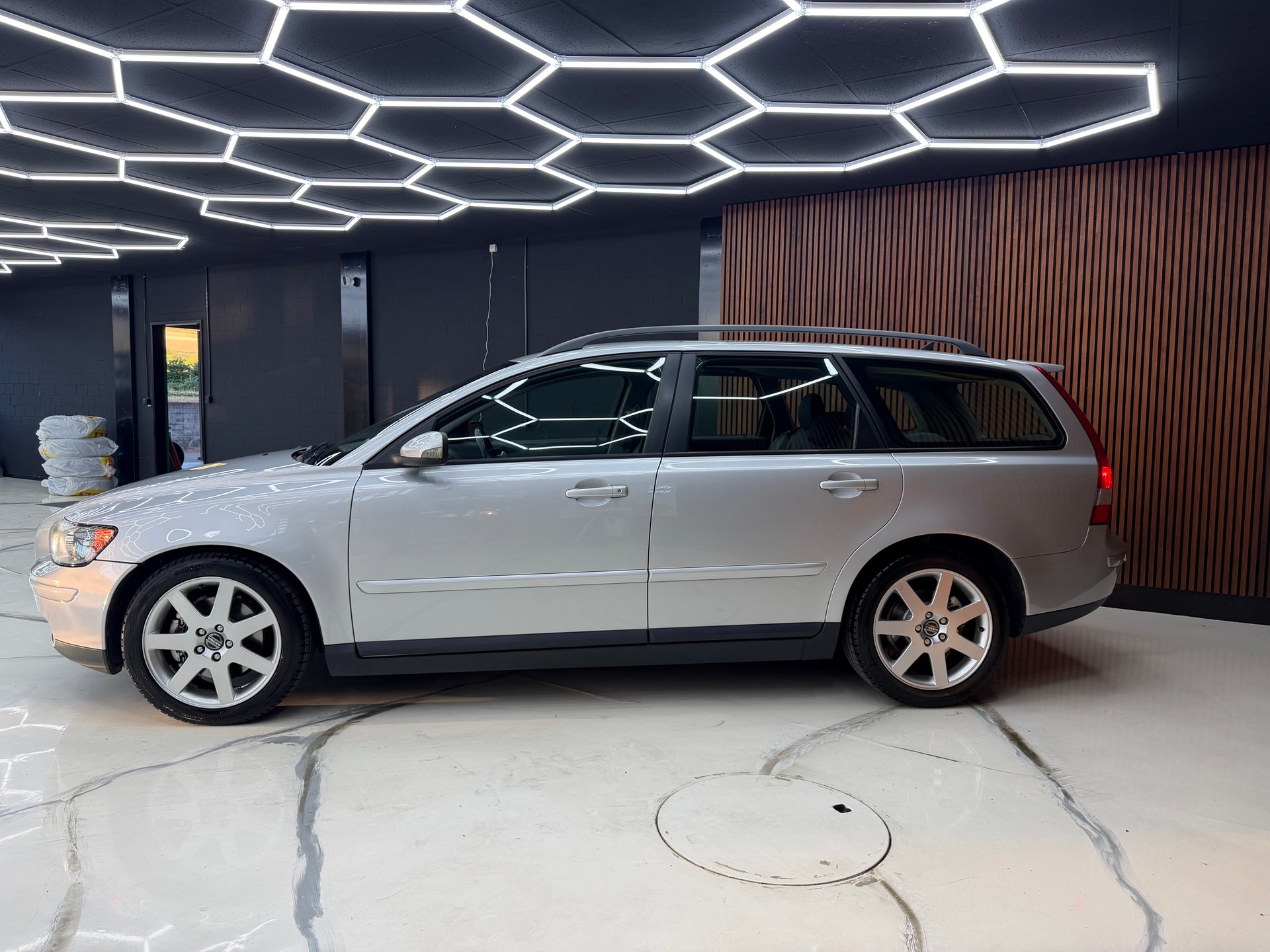 VOLVO V50 2.4I Momentum-image-4